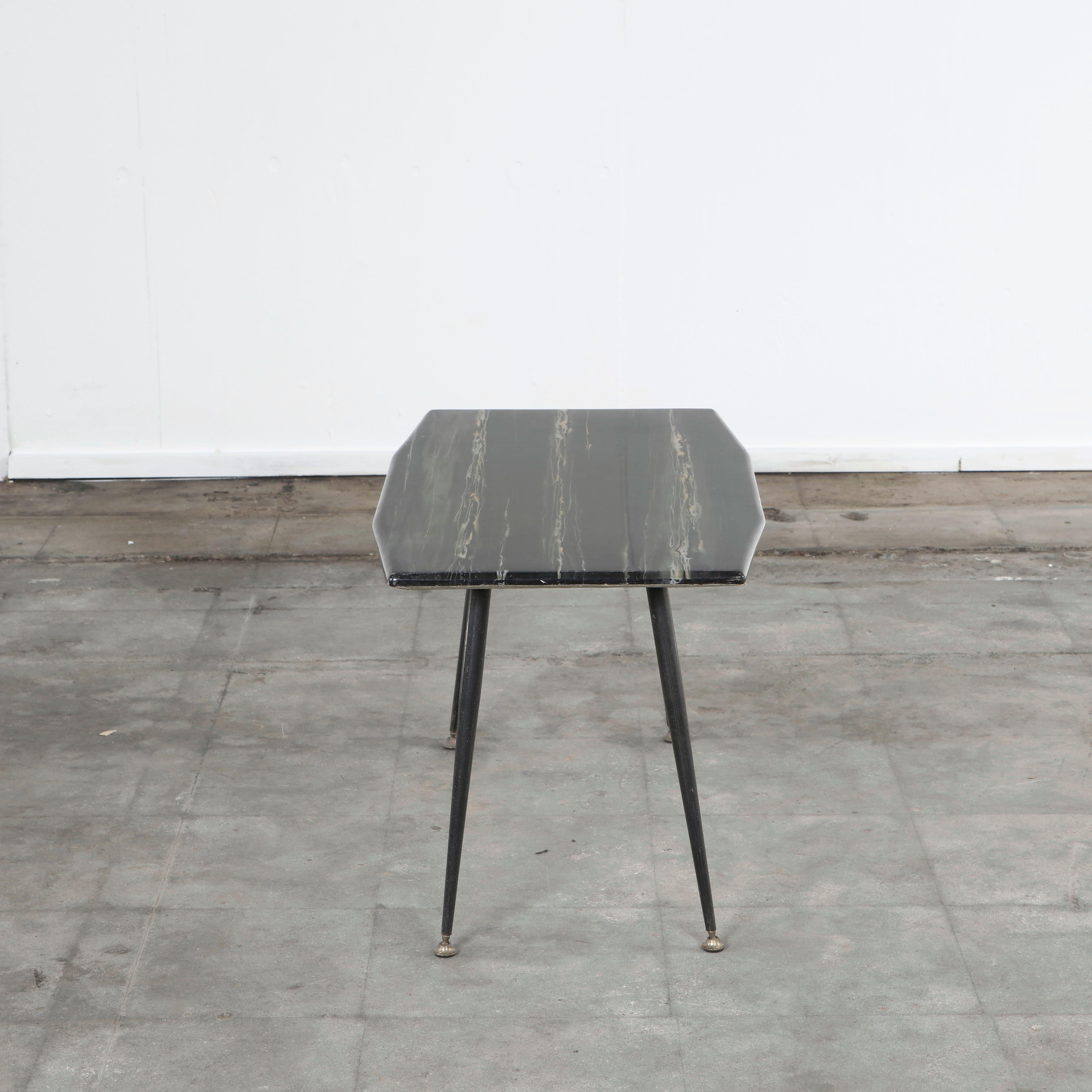 Italian Mid-Century Design Coffee Table, 1950s In Good Condition For Sale In Los Angeles, CA