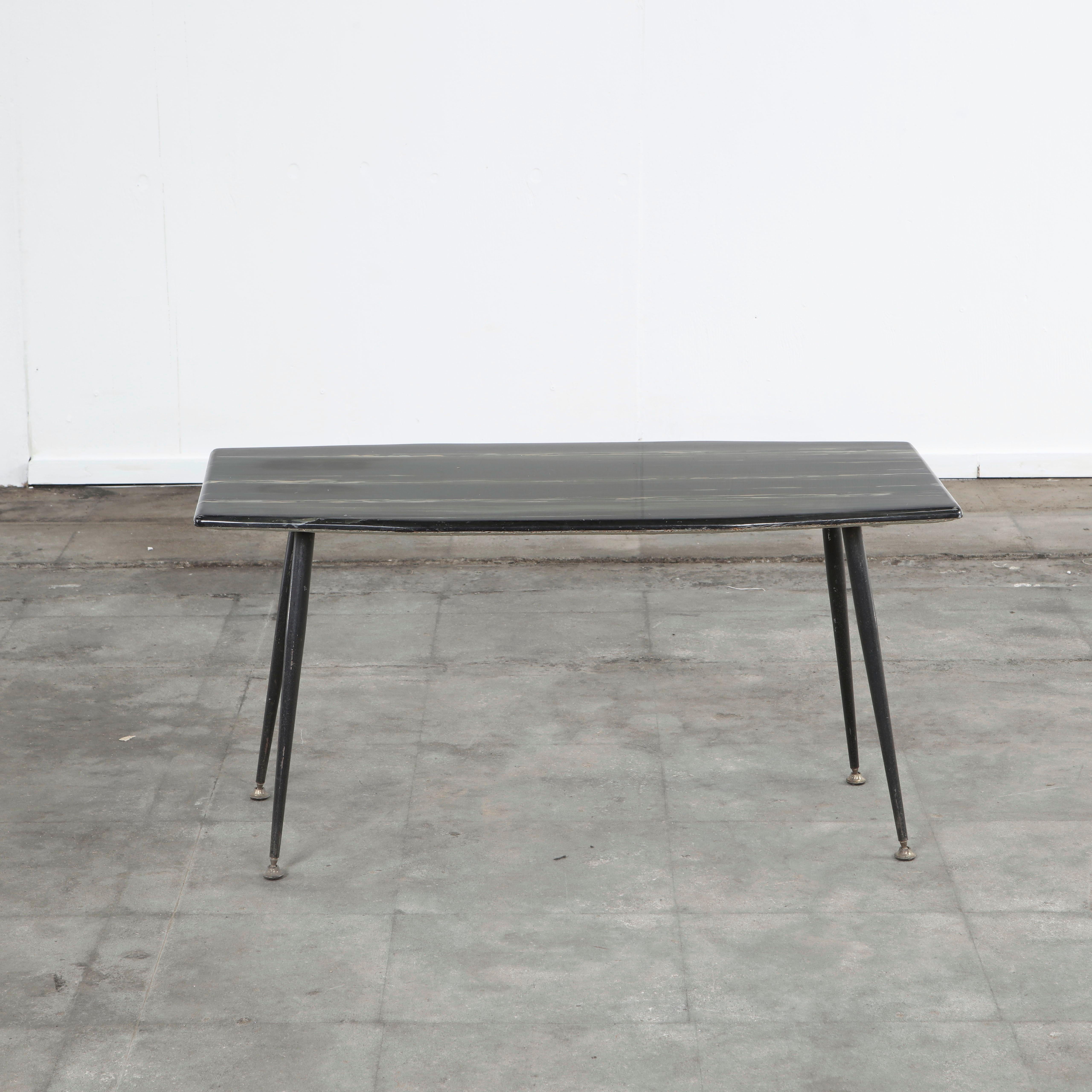 Mid-20th Century Italian Mid-Century Design Coffee Table, 1950s For Sale