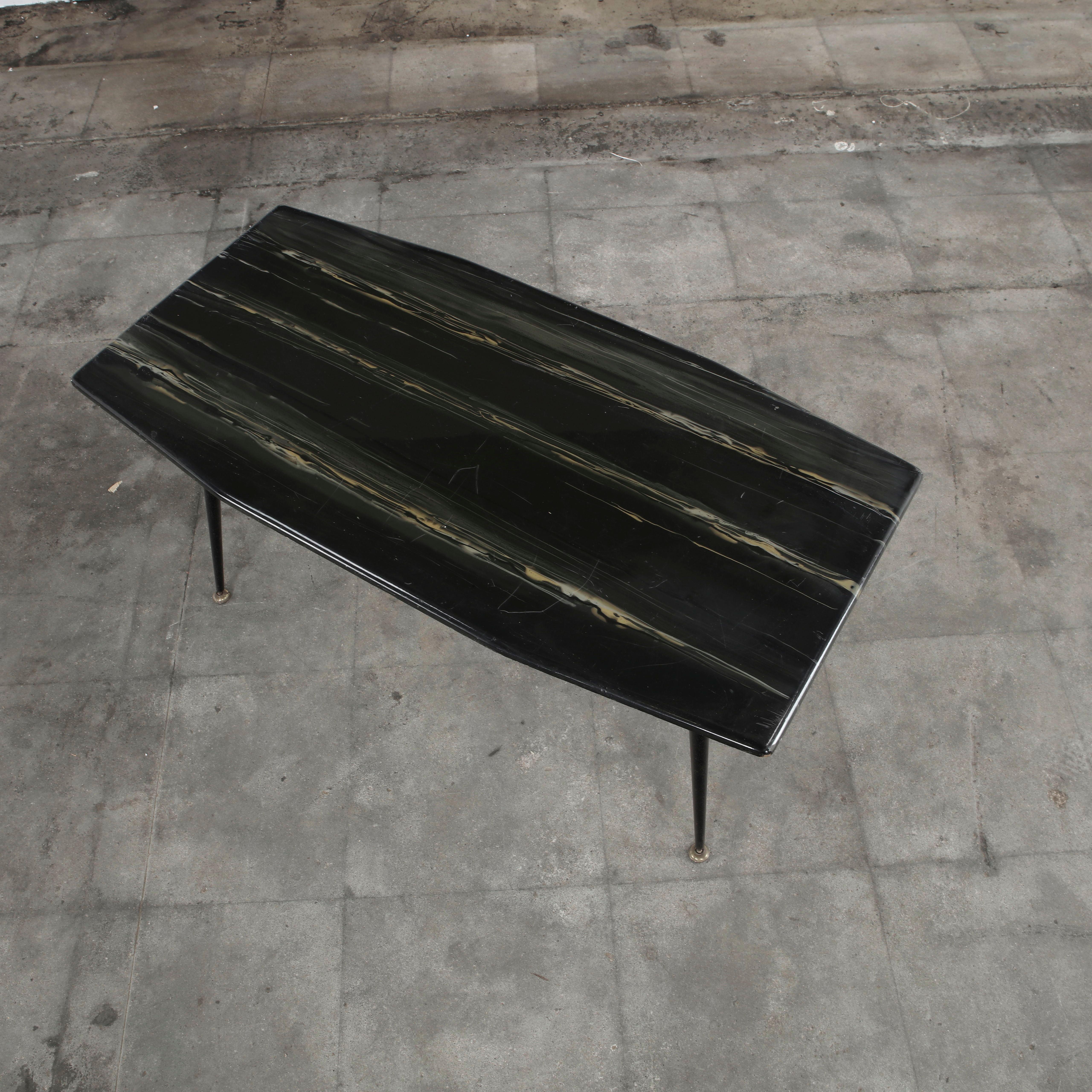 Italian Mid-Century Design Coffee Table, 1950s For Sale 1