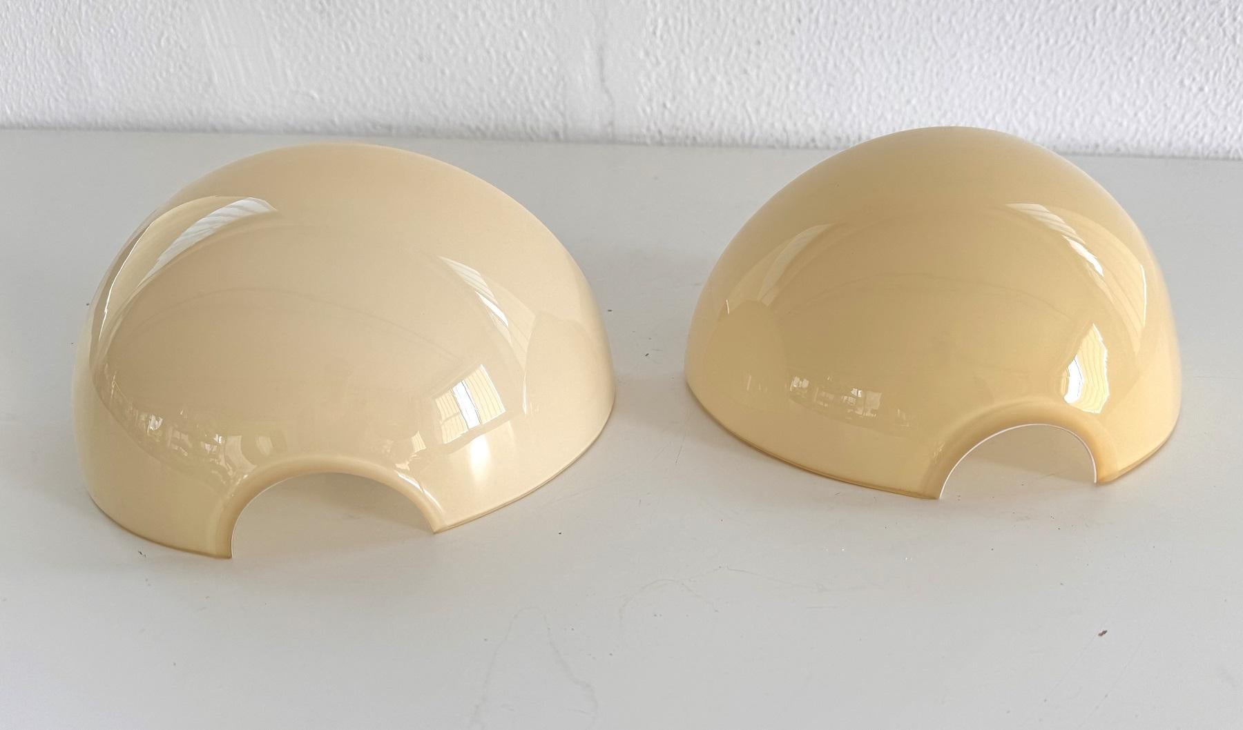 Metallo Applique a fungo in vetro di Murano giallo di design italiano della metà del secolo scorso, anni '70