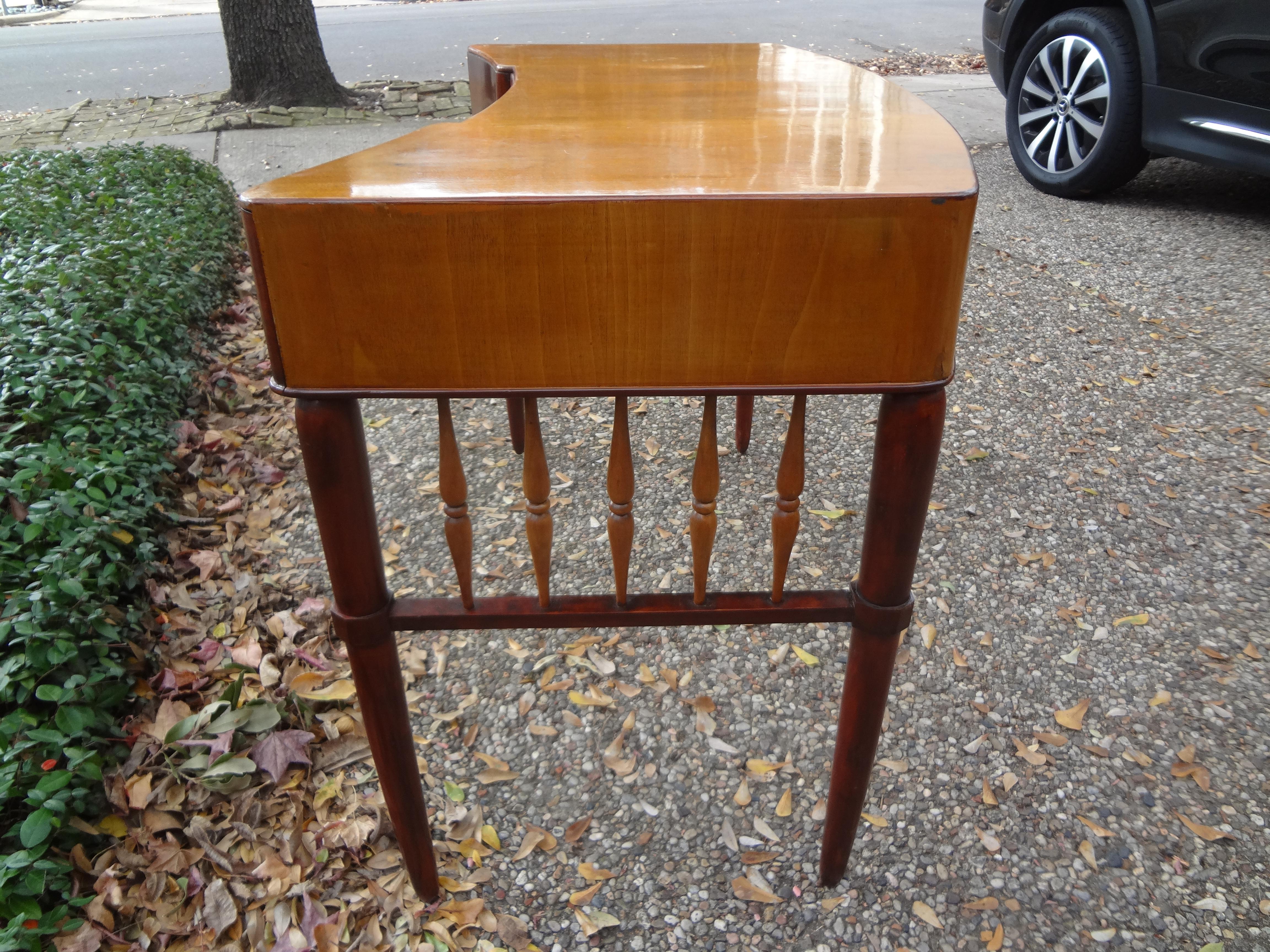 Italian Mid-Century Desk Attributed to Paolo Buffa 2