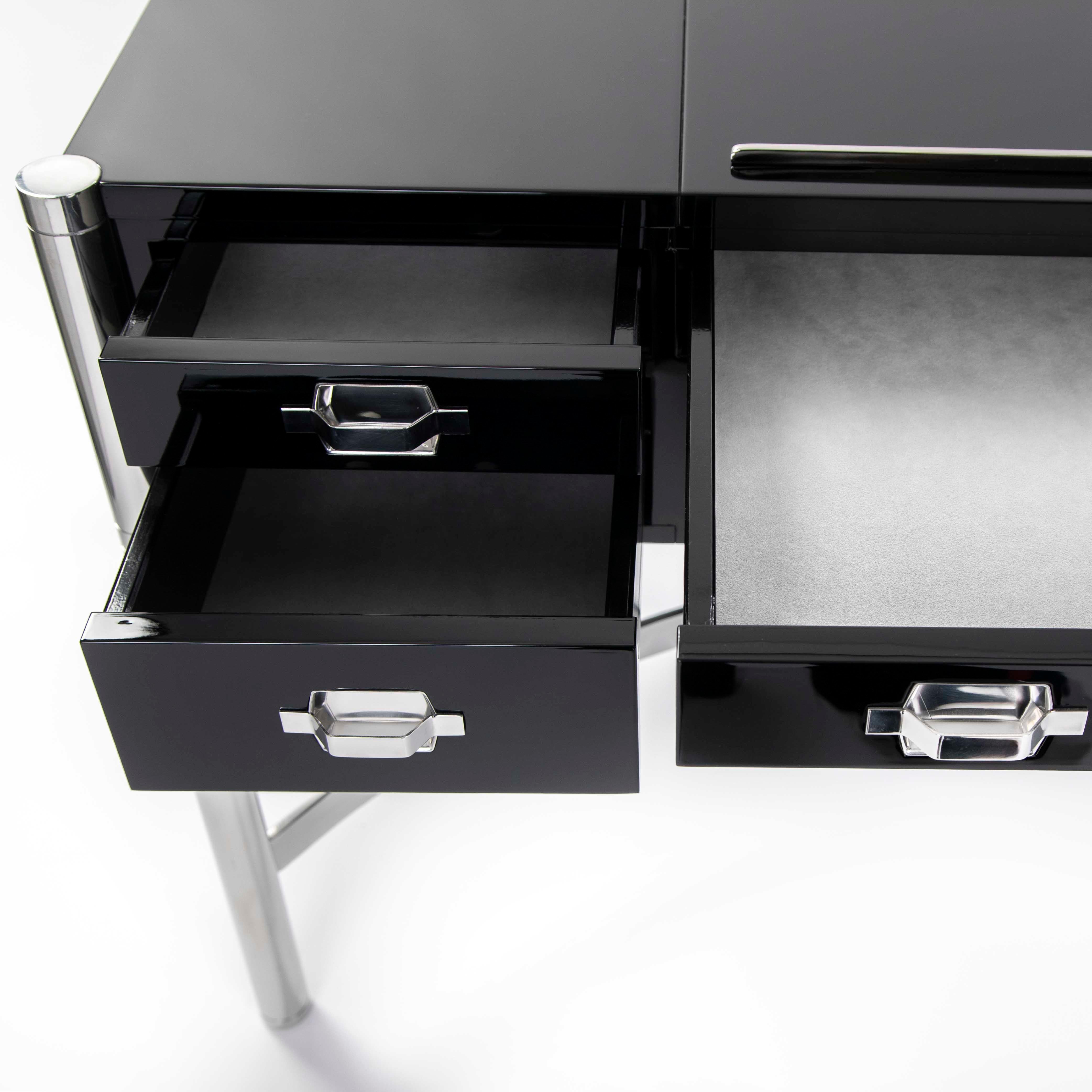 Italienischer Schreibtisch aus der Mitte des Jahrhunderts Schwarzer Lack & Edelstahl von STUDIODADA 1970s im Angebot 4