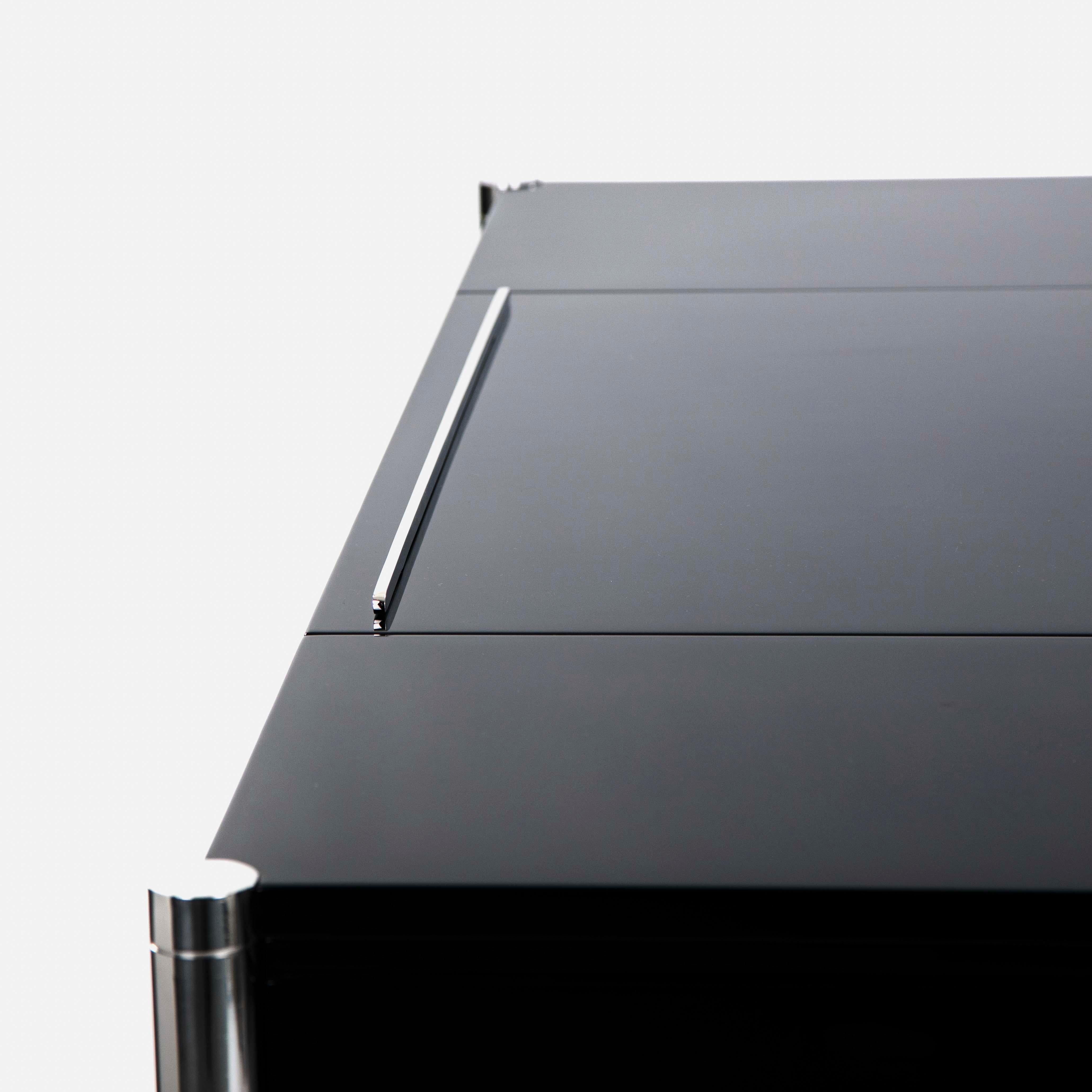 Italienischer Schreibtisch aus der Mitte des Jahrhunderts Schwarzer Lack & Edelstahl von STUDIODADA 1970s im Angebot 6