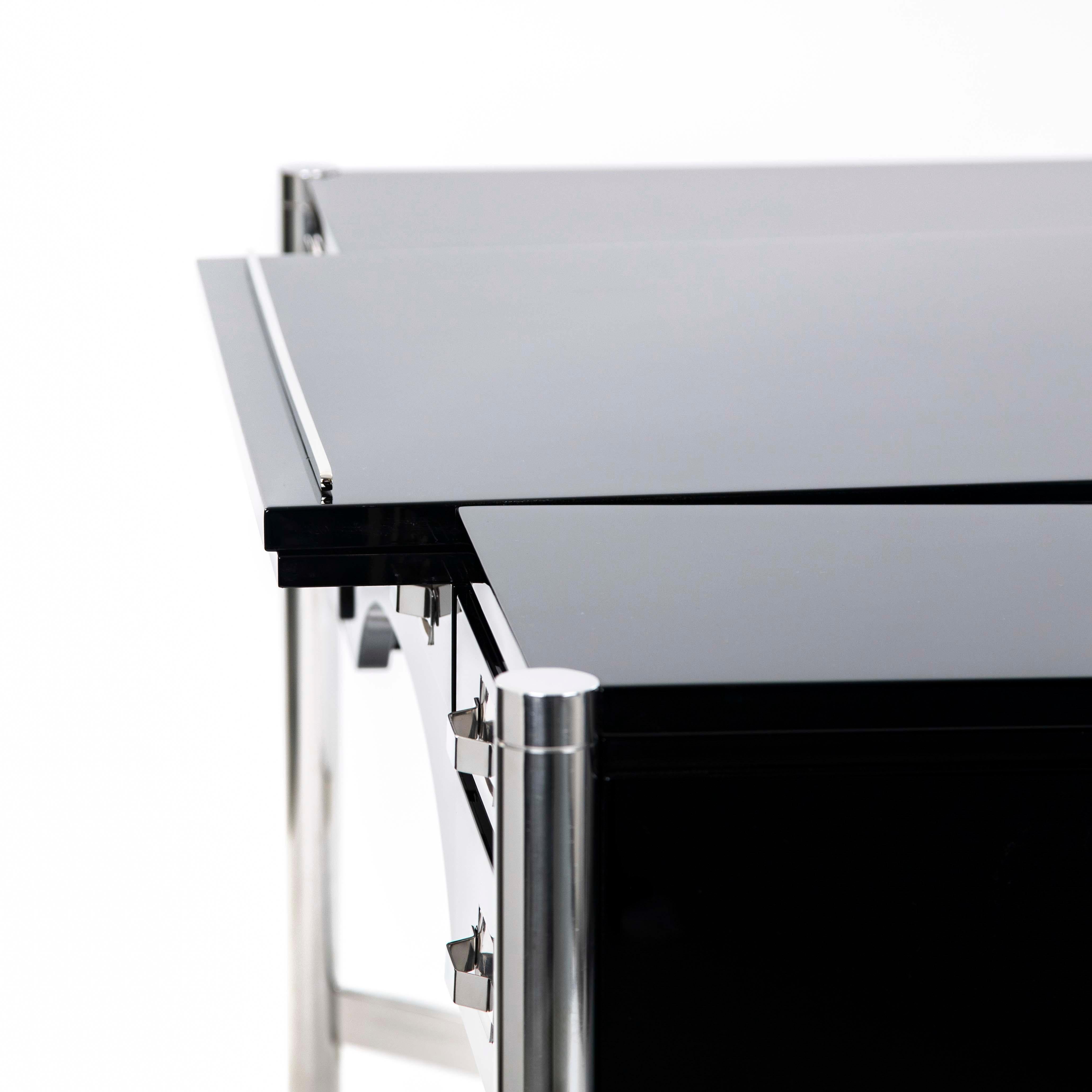 Italienischer Schreibtisch aus der Mitte des Jahrhunderts Schwarzer Lack & Edelstahl von STUDIODADA 1970s im Angebot 7