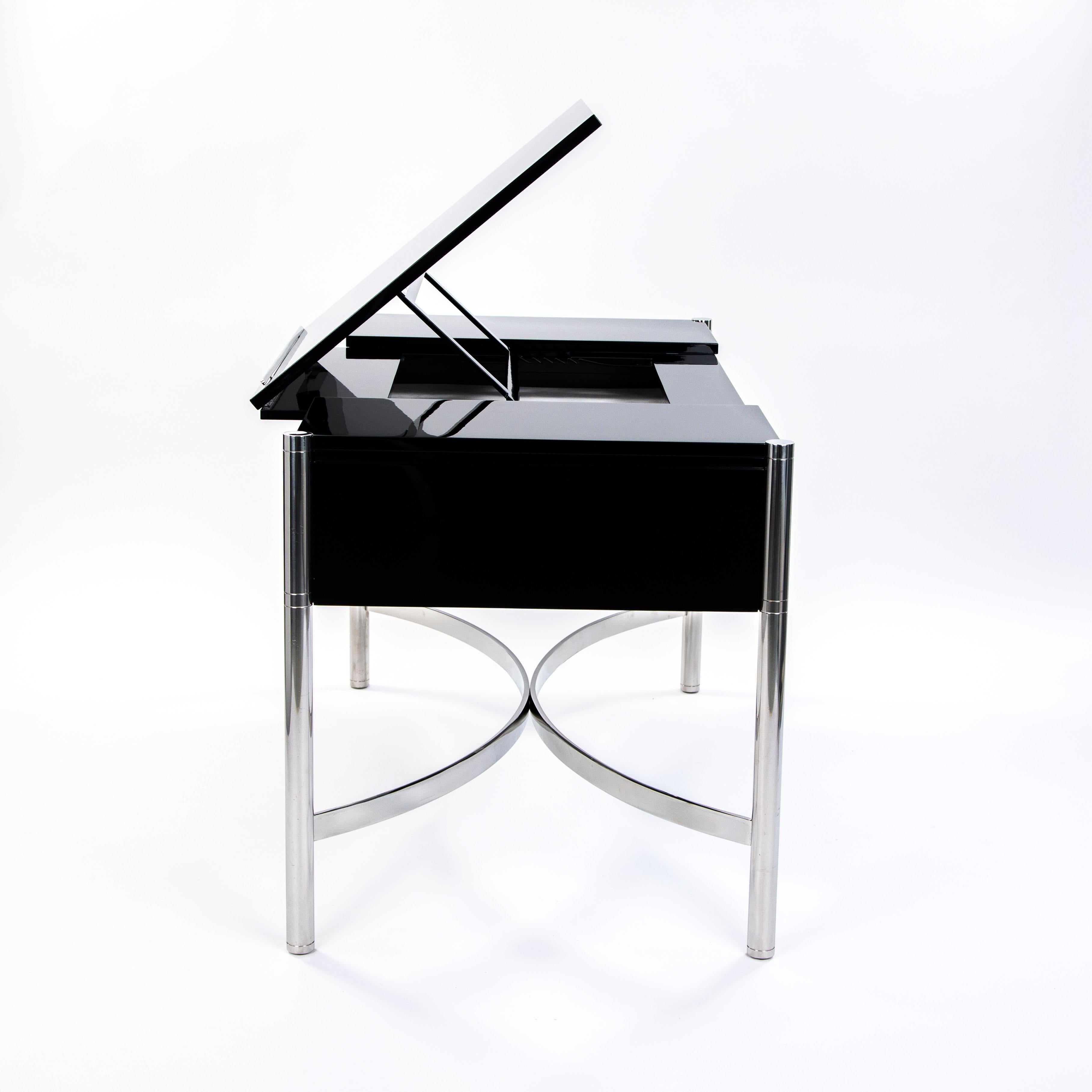 Italienischer Schreibtisch aus der Mitte des Jahrhunderts Schwarzer Lack & Edelstahl von STUDIODADA 1970s im Angebot 10