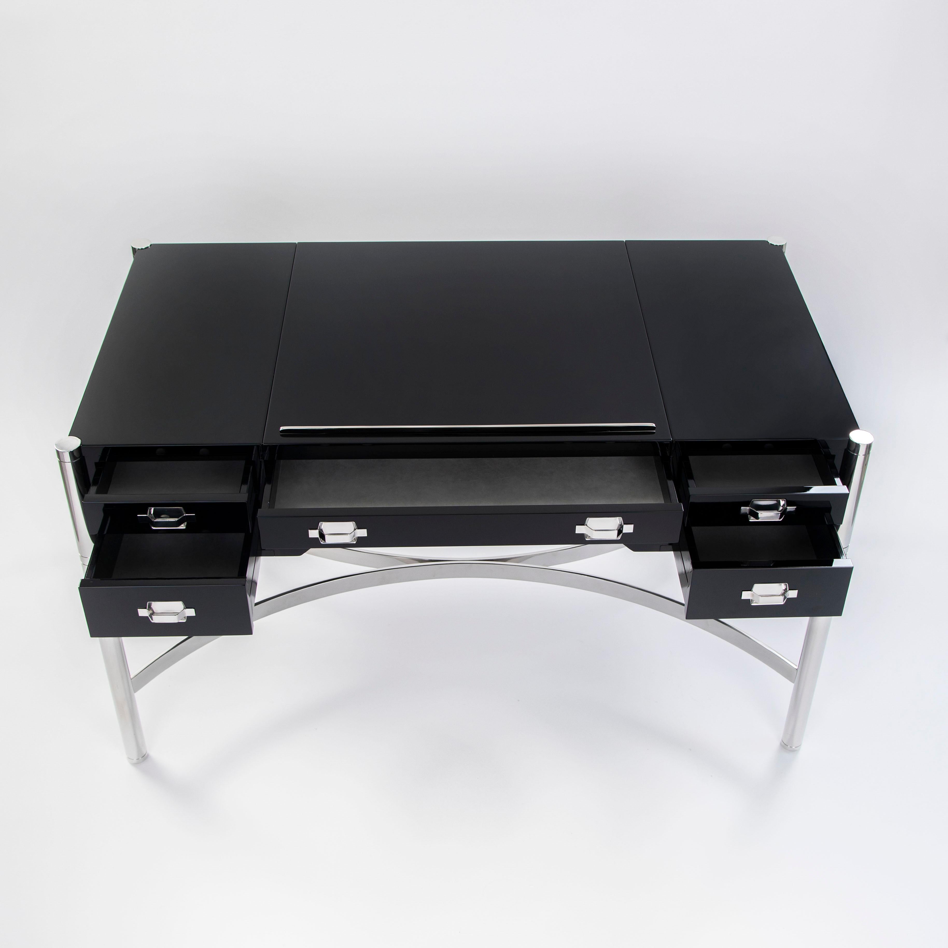 Italienischer Schreibtisch aus der Mitte des Jahrhunderts Schwarzer Lack & Edelstahl von STUDIODADA 1970s im Angebot 2