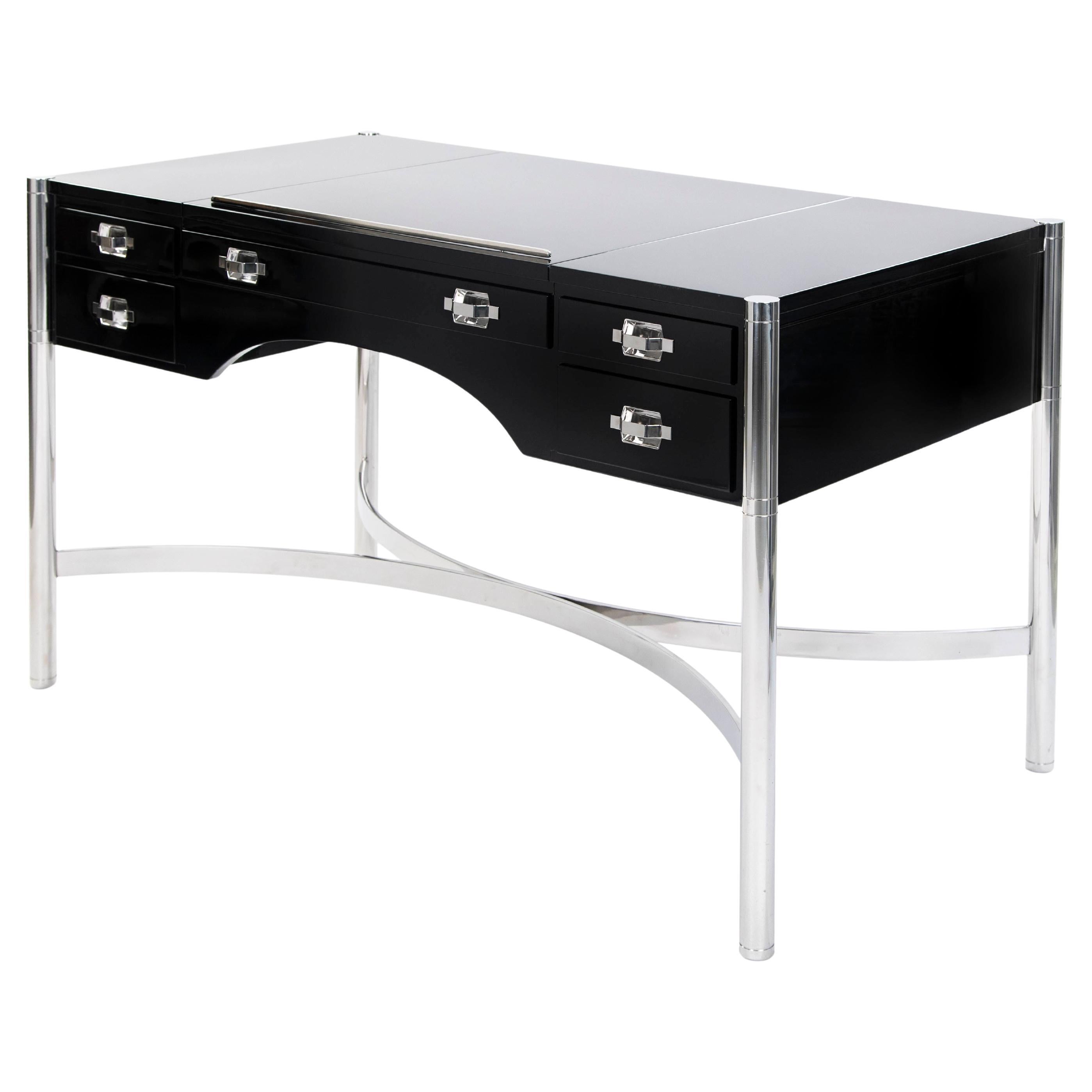 Italienischer Schreibtisch aus der Mitte des Jahrhunderts Schwarzer Lack 
Edelstahl von STUDIODADA 1970s im Angebot