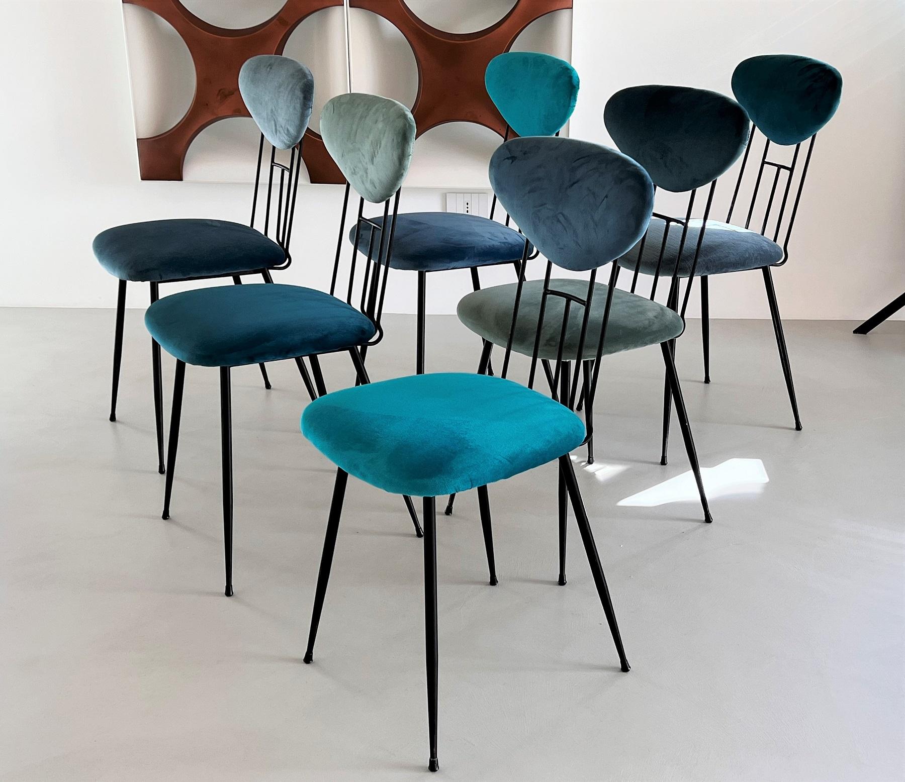 20ième siècle Chaises de salle à manger italiennes du milieu du siècle dernier retapissées en velours, années 1960 en vente