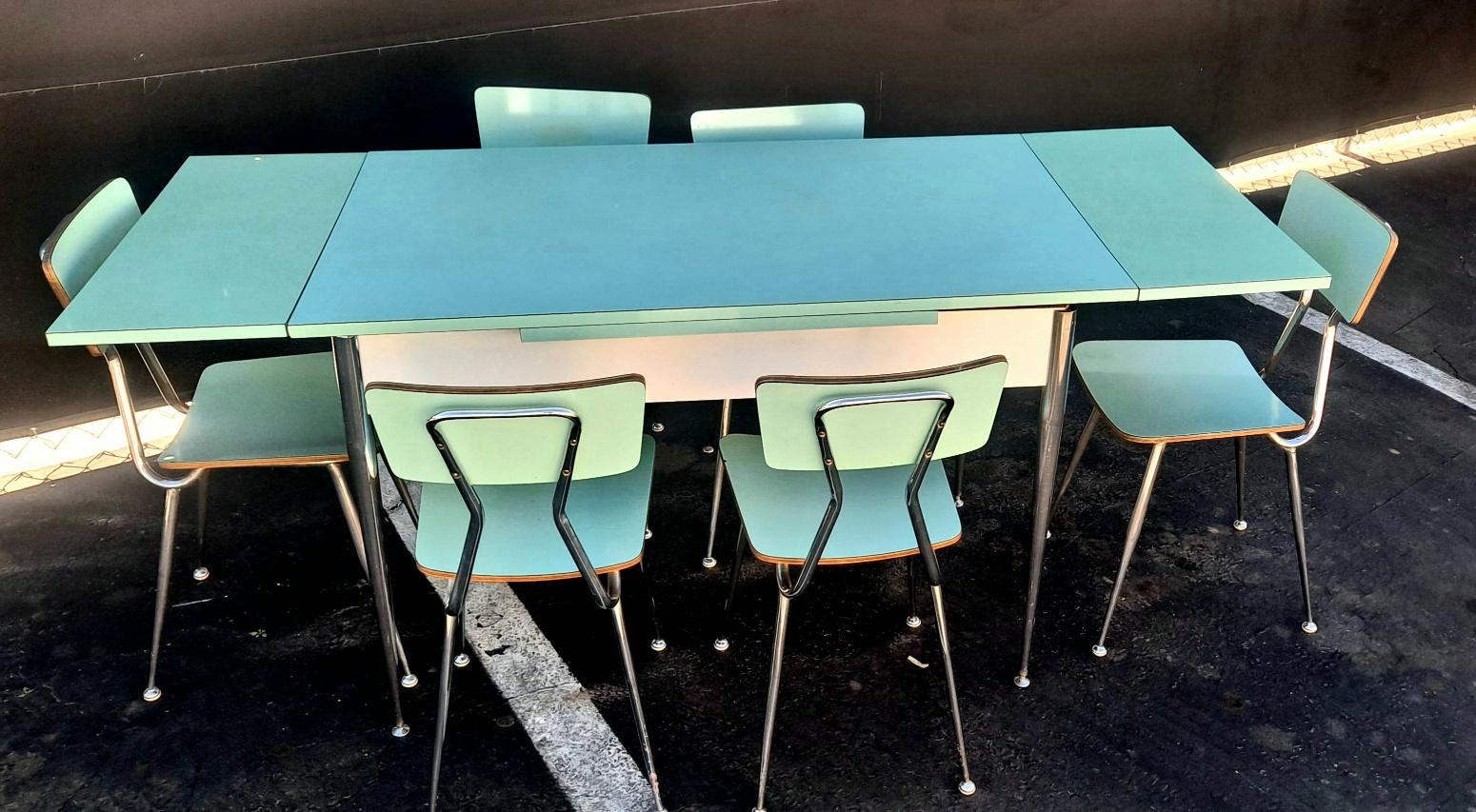 formica table and chairs