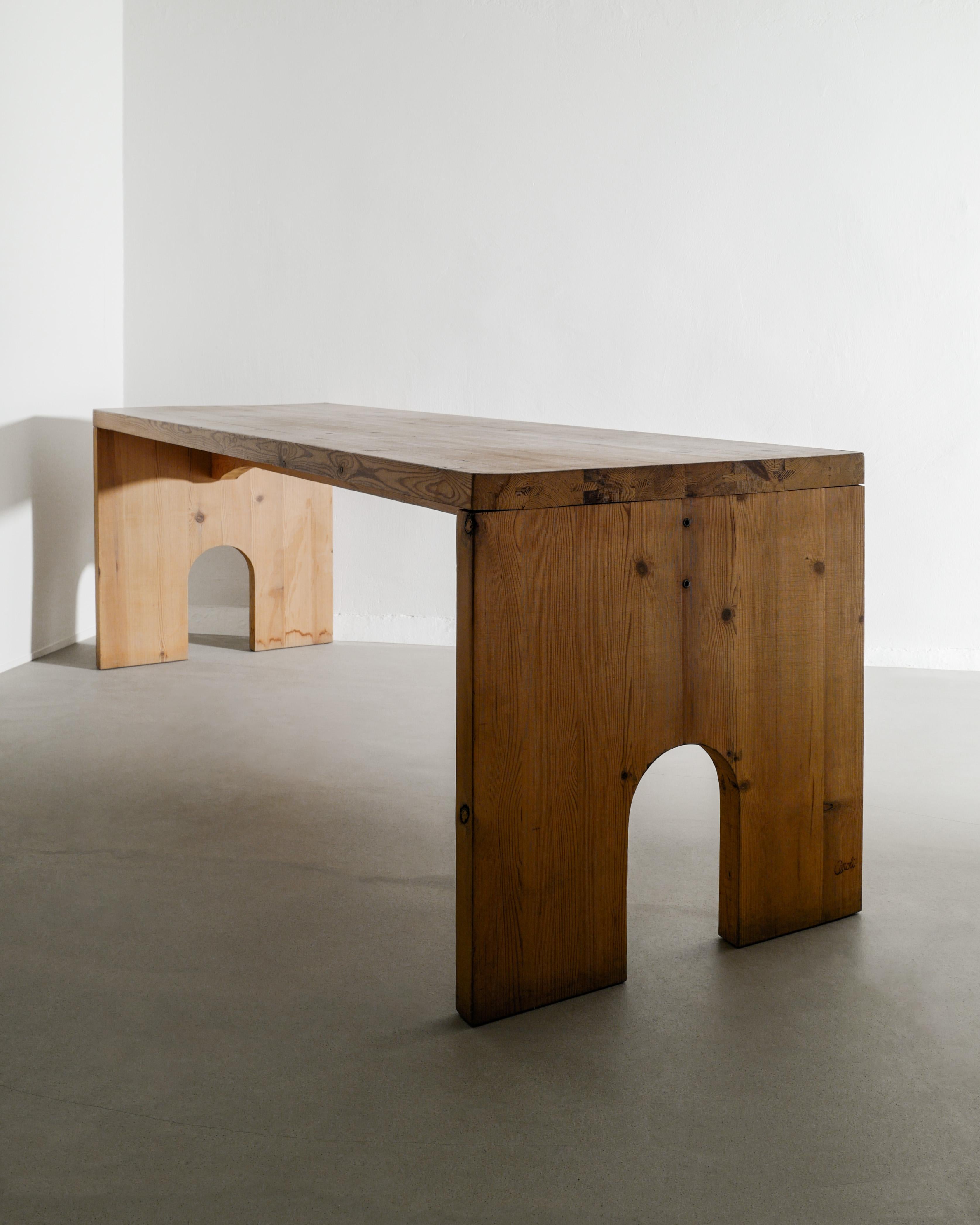 Table de salle à manger italienne du milieu du siècle en pin par Mario Ceroli pour Poltronova, 1970 en vente 1