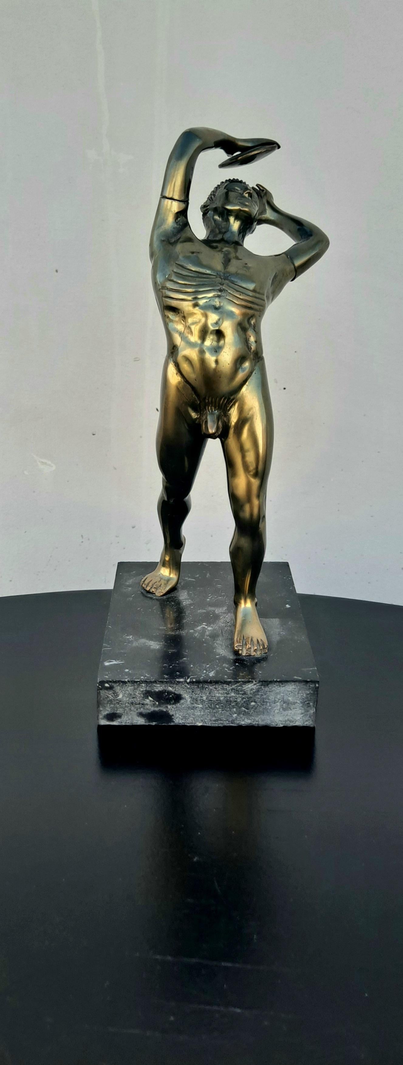 Italian Mid Century Discobolus Sculpture For Sale 1