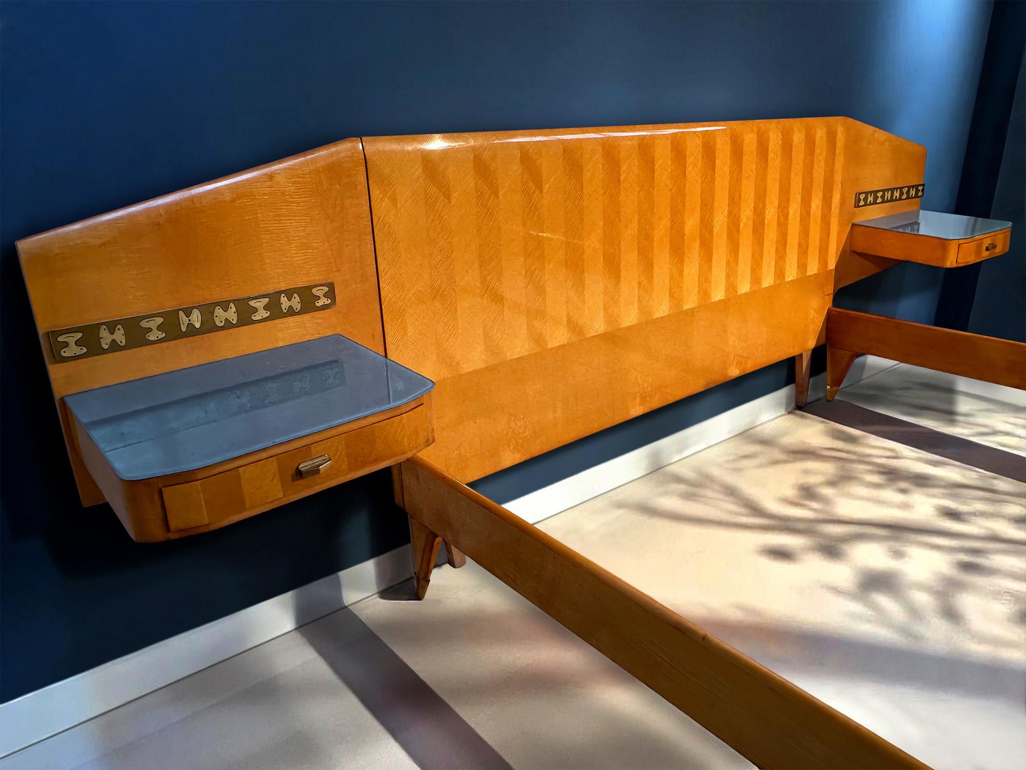 Mid-Century Modern Italian Mid-Century Double Bed with Floating Nightstands by Dassi for Gio Ponti For Sale