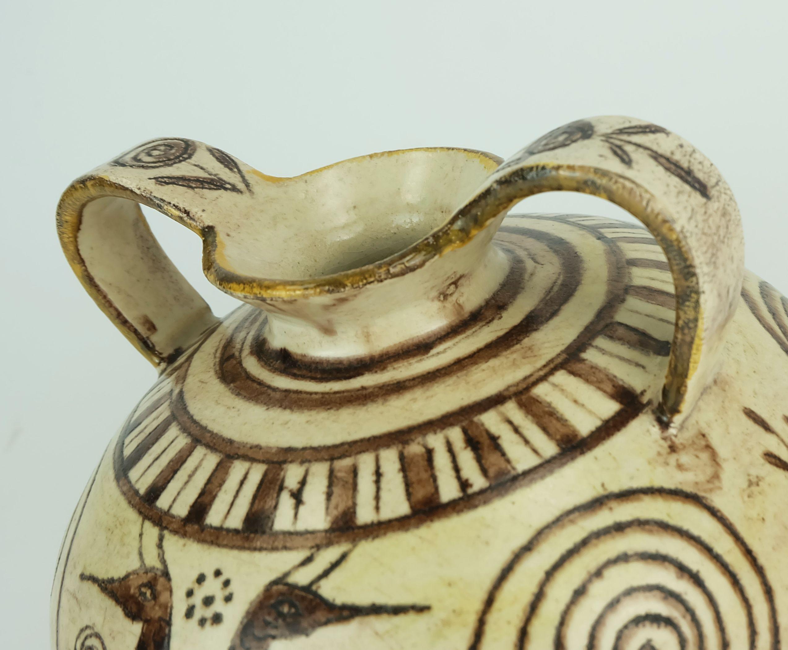 Ceramica Vaso in ceramica a doppio manico della metà del secolo scorso firmato Vitali e realizzato a mano negli anni '70 in vendita