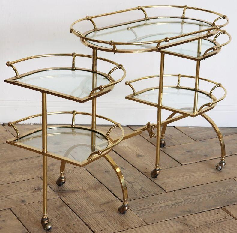 Italian Mid-Century Drinks Trolley of Brass and Glass with Extending Sides In Good Condition In Austin, TX