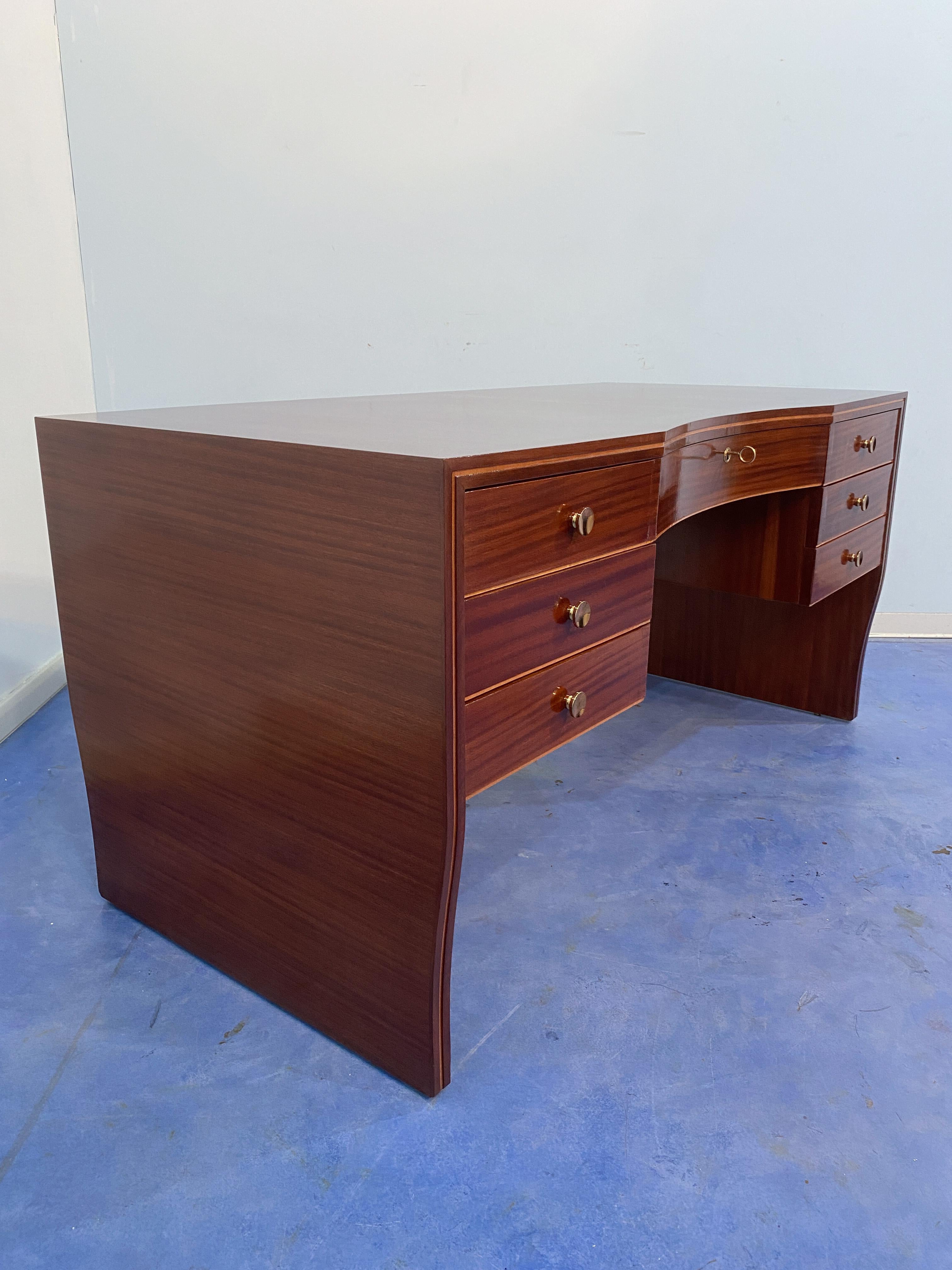 Italian Mid-Century Executive desk  designed by Osvaldo Borsani, 1940 For Sale 5