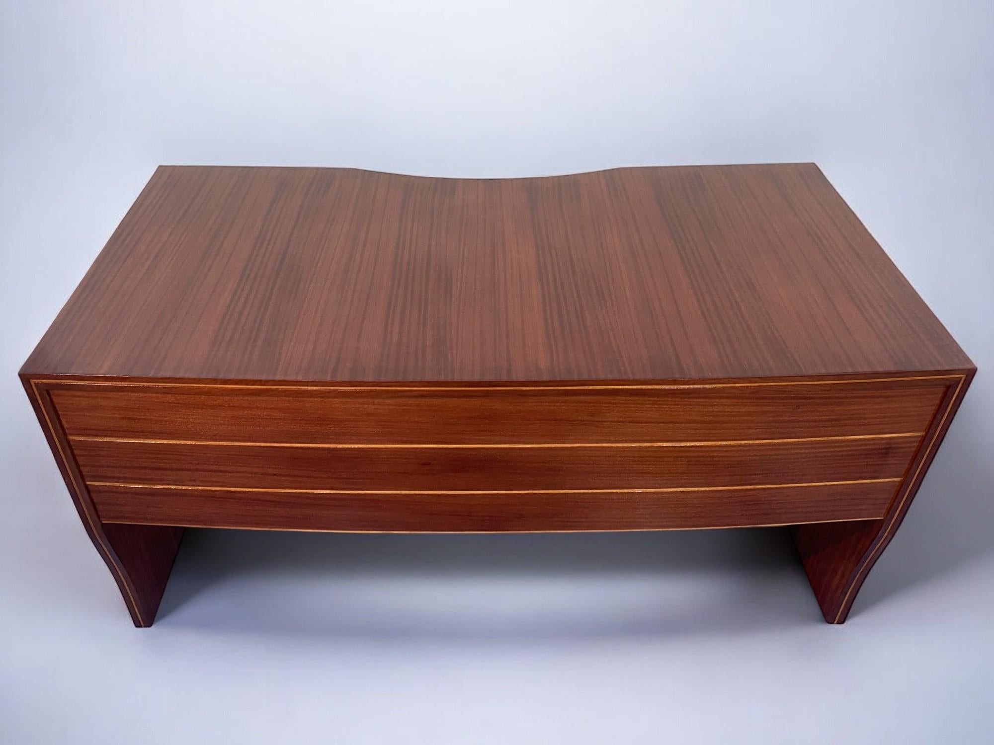 Escritorio ejecutivo italiano de mediados de siglo  diseñado por Osvaldo Borsani, 1940 en venta 7