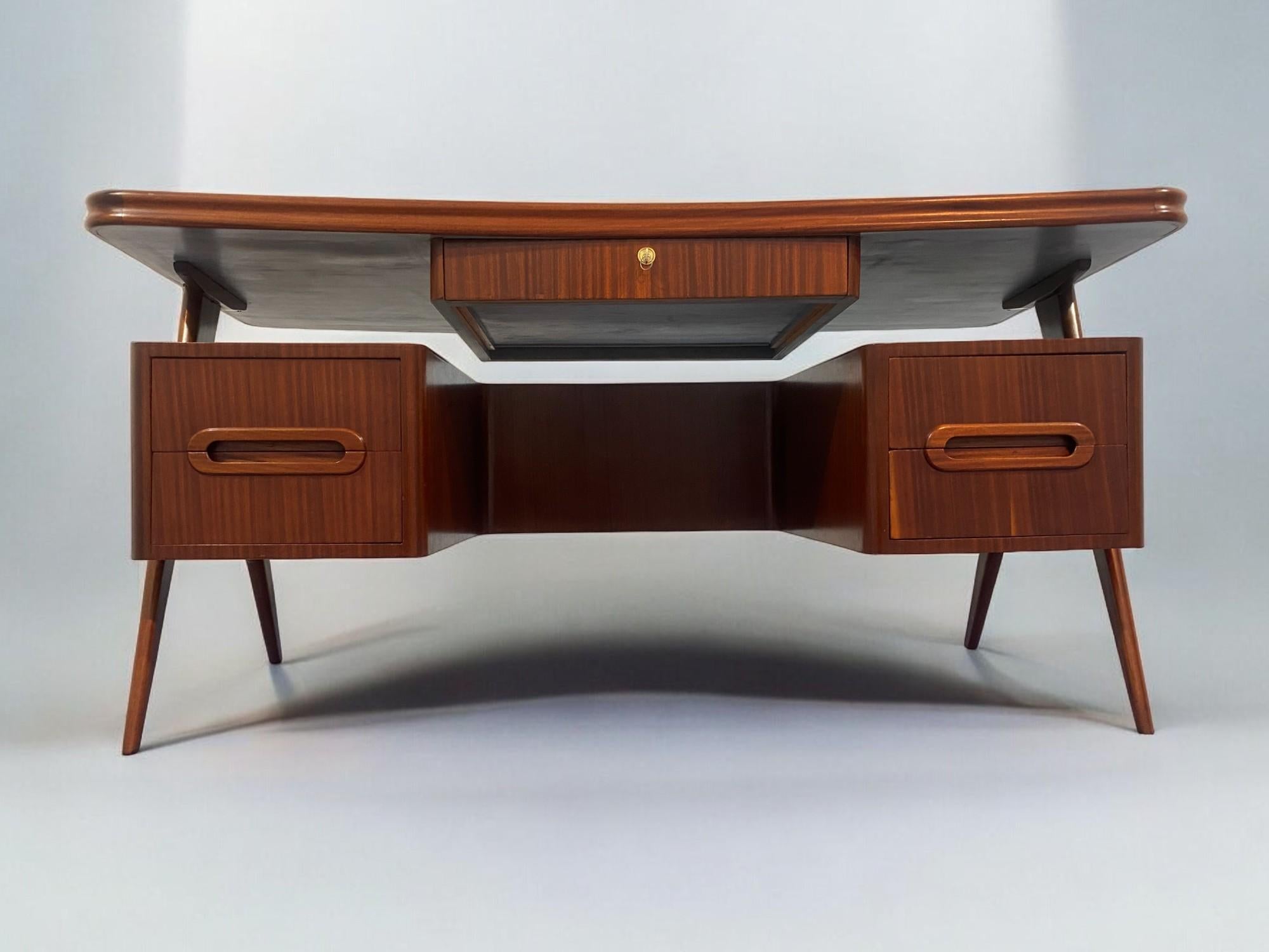 Tavolo da scrivania direzionale italiano del Mid Century disegnato da Vittorio Dassi negli anni '50 in vendita 4