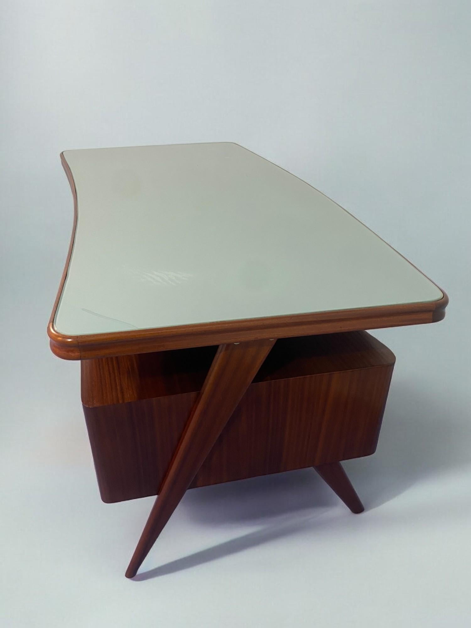 Tavolo da scrivania direzionale italiano del Mid Century disegnato da Vittorio Dassi negli anni '50 in vendita 6