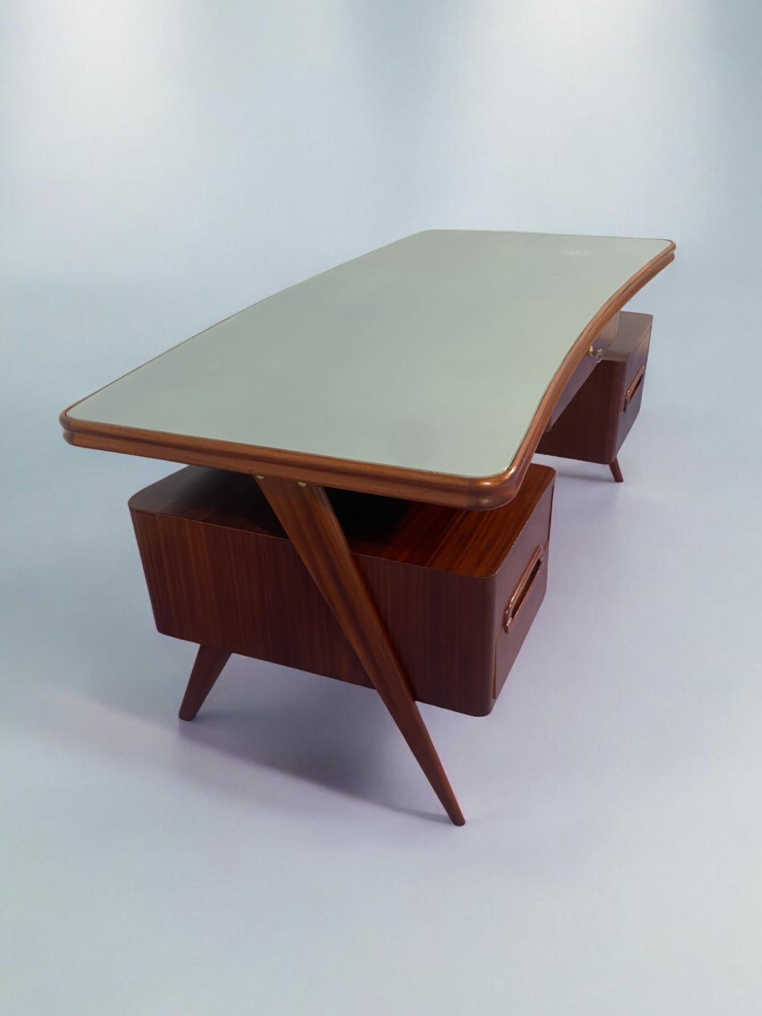 Tavolo da scrivania direzionale italiano del Mid Century disegnato da Vittorio Dassi negli anni '50 in vendita 10