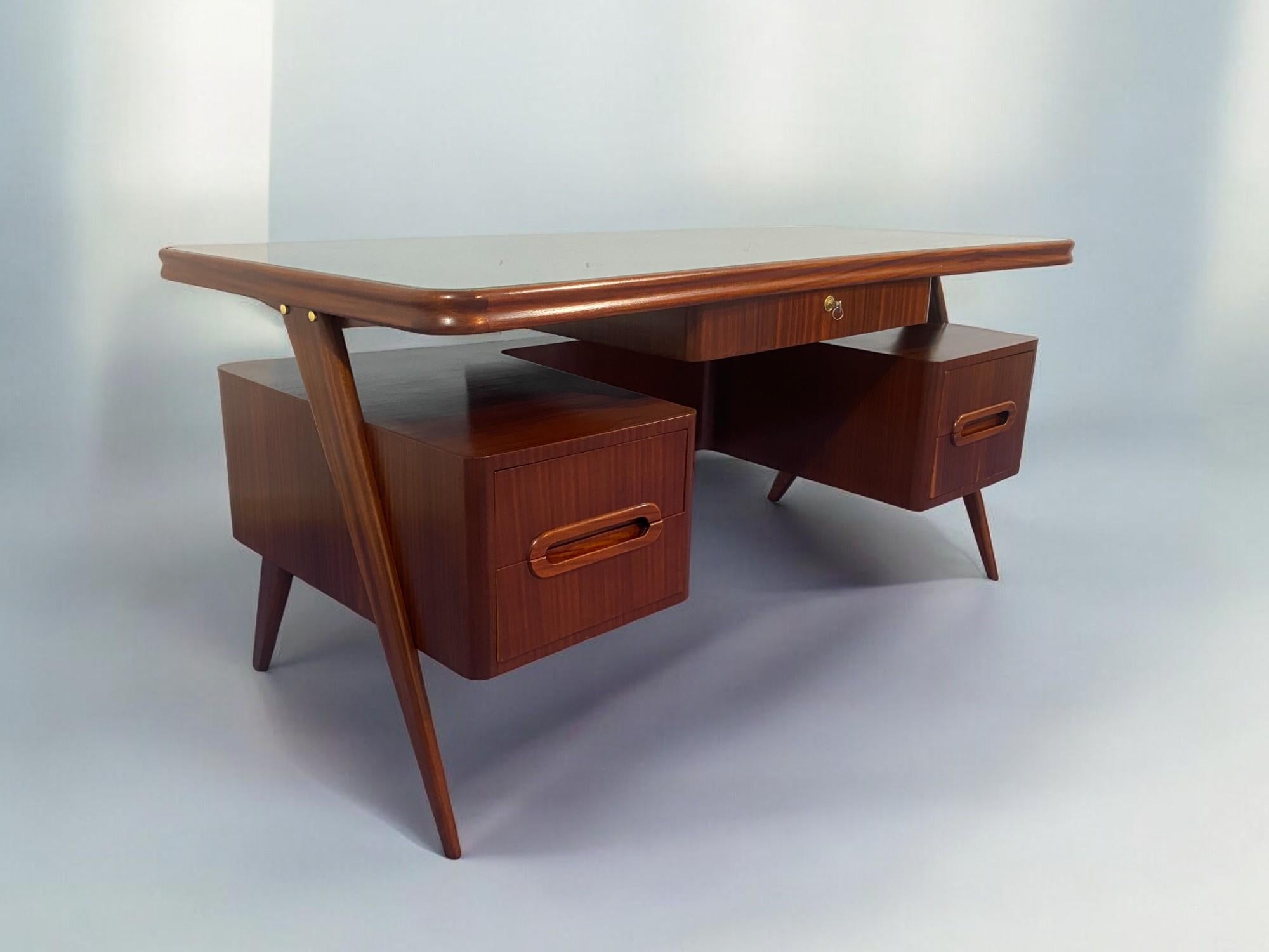 Tavolo da scrivania direzionale italiano del Mid Century disegnato da Vittorio Dassi negli anni '50 in vendita 12