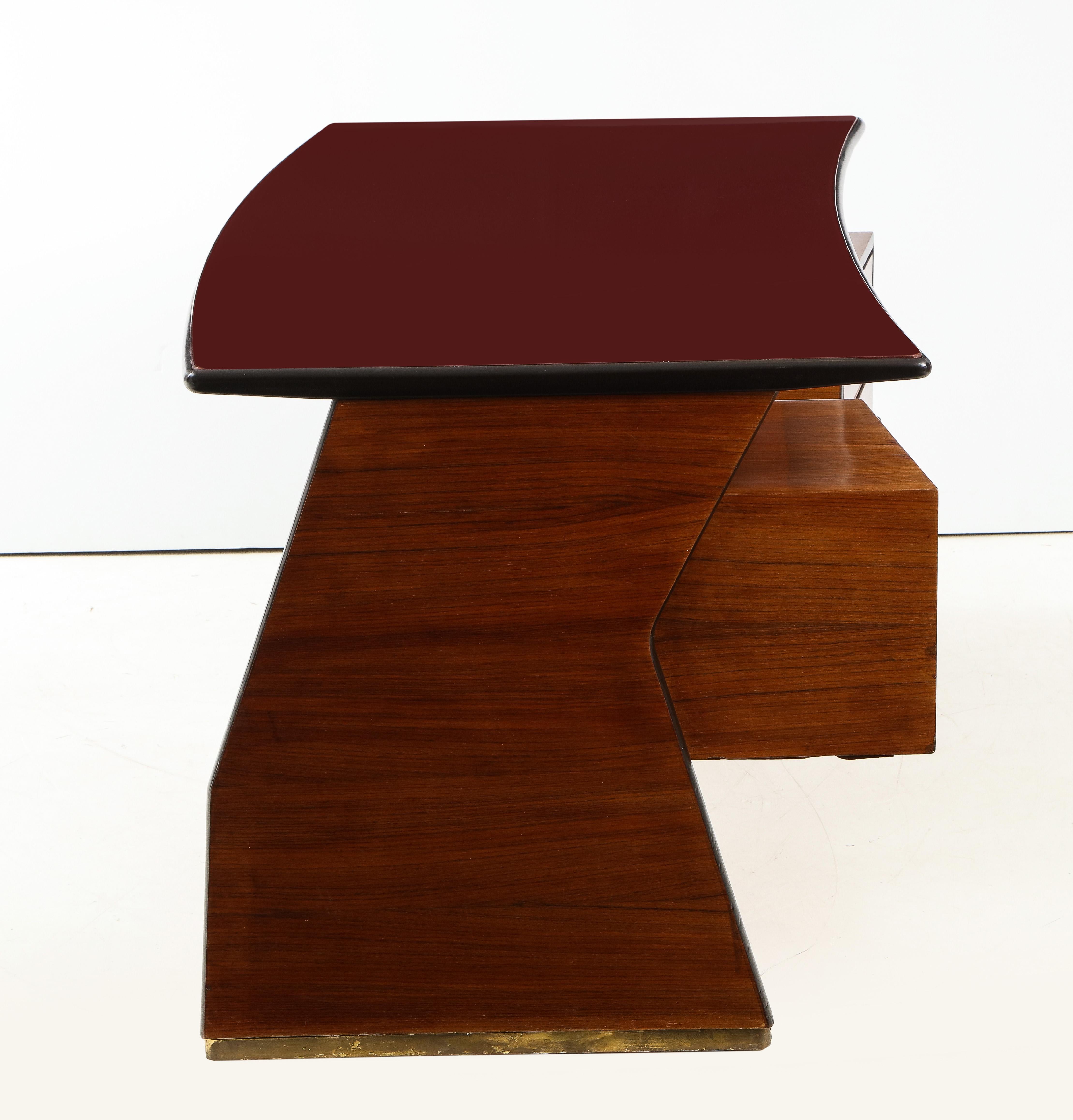 Italian Midcentury Executive Walnut and Glass Desk by Vittorio Dassi 4
