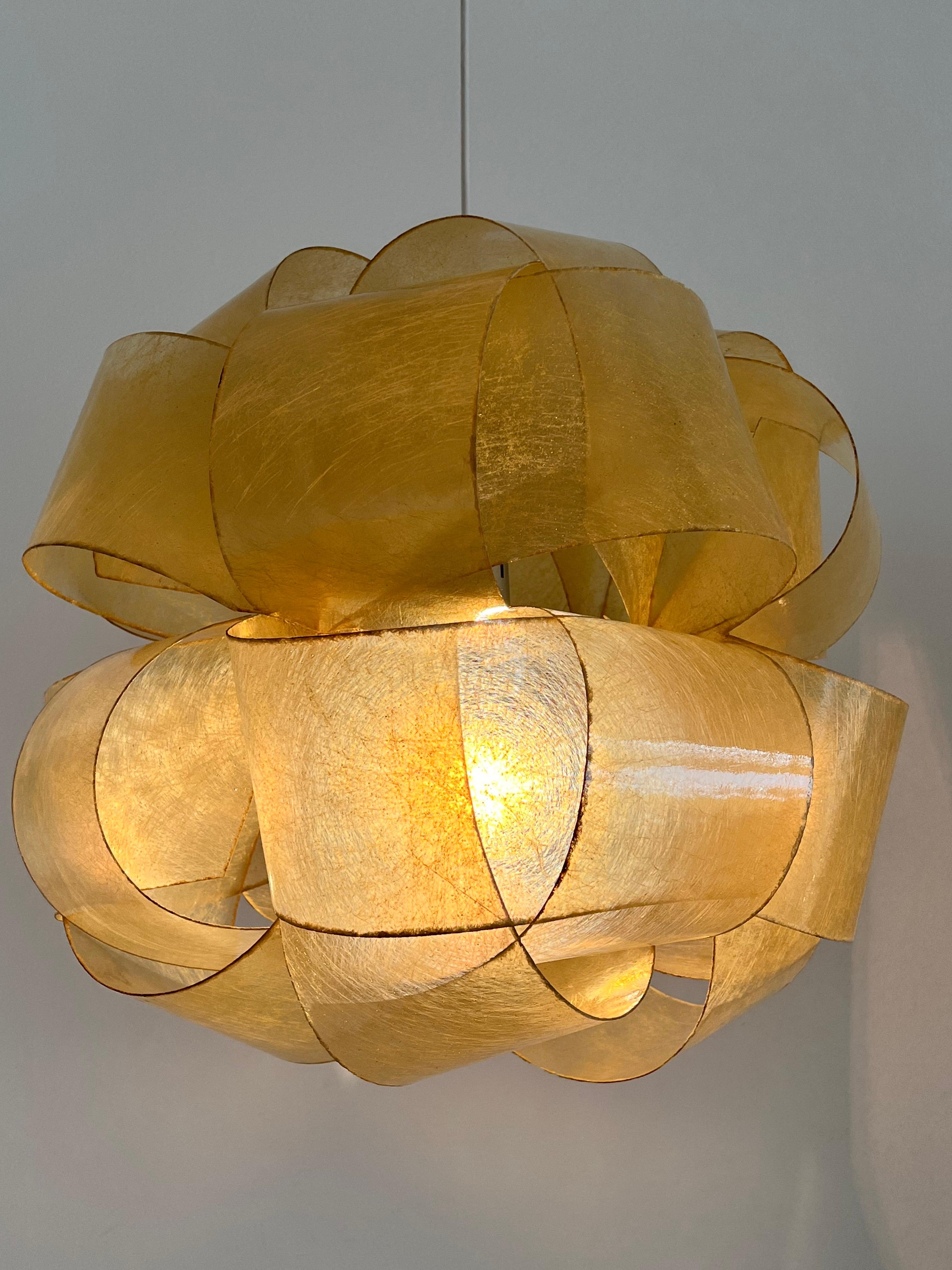 Italian Mid-Century Fiberglass Pendant Lamp by Enrico Botta, 1970 10