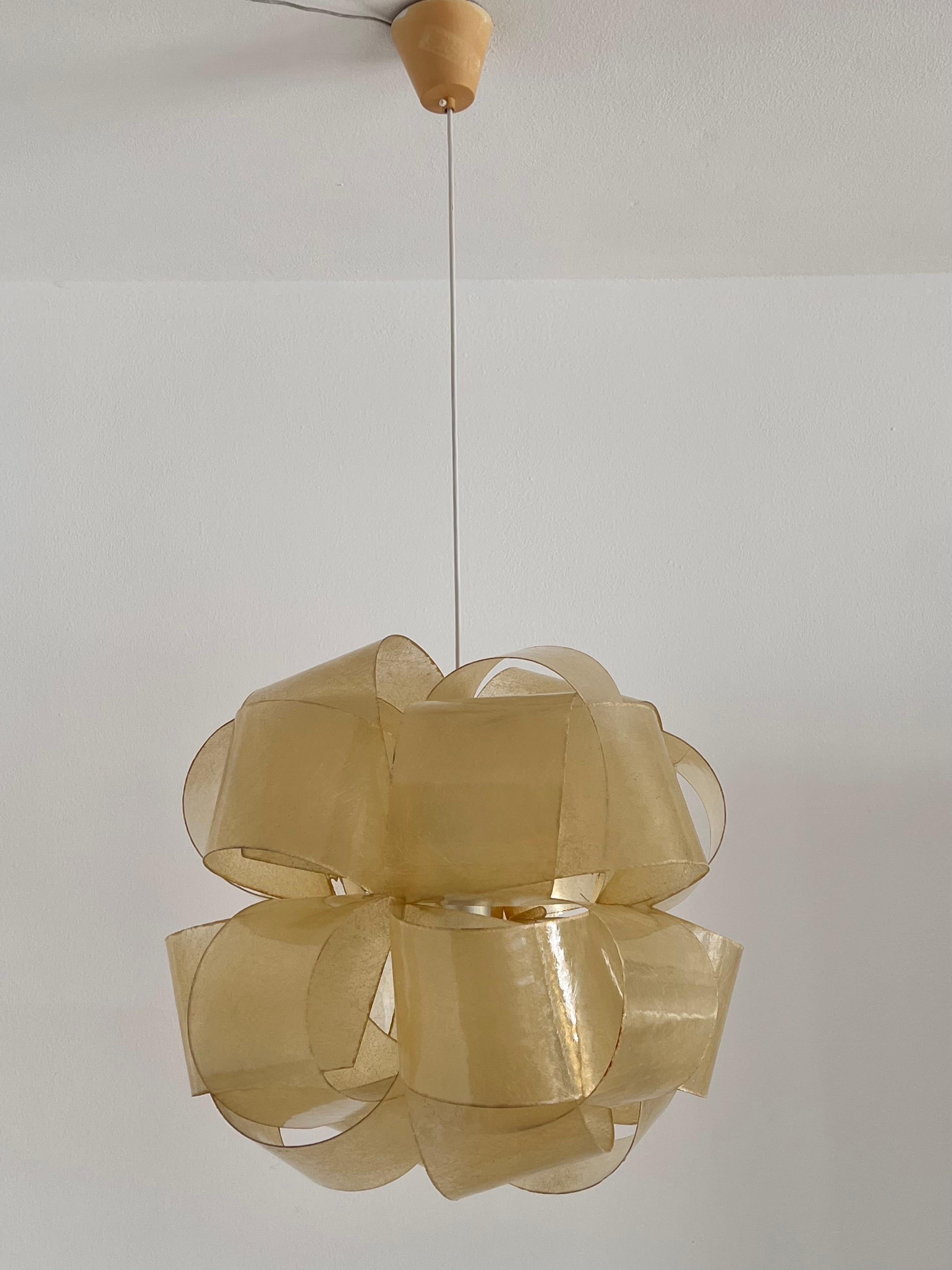Italian Mid-Century Fiberglass Pendant Lamp by Enrico Botta, 1970 In Good Condition In Morazzone, Varese