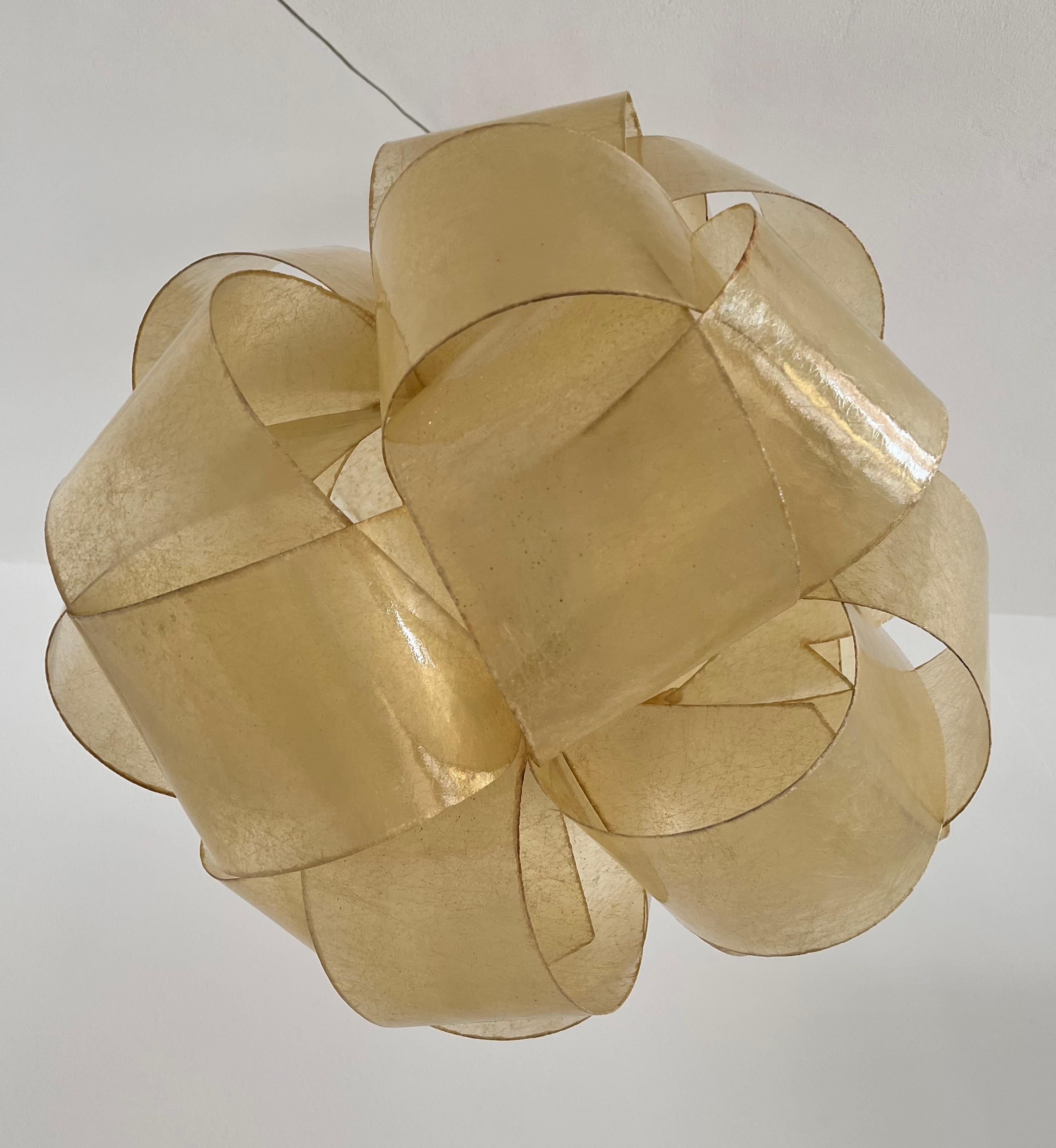 Italian Mid-Century Fiberglass Pendant Lamp by Enrico Botta, 1970 1