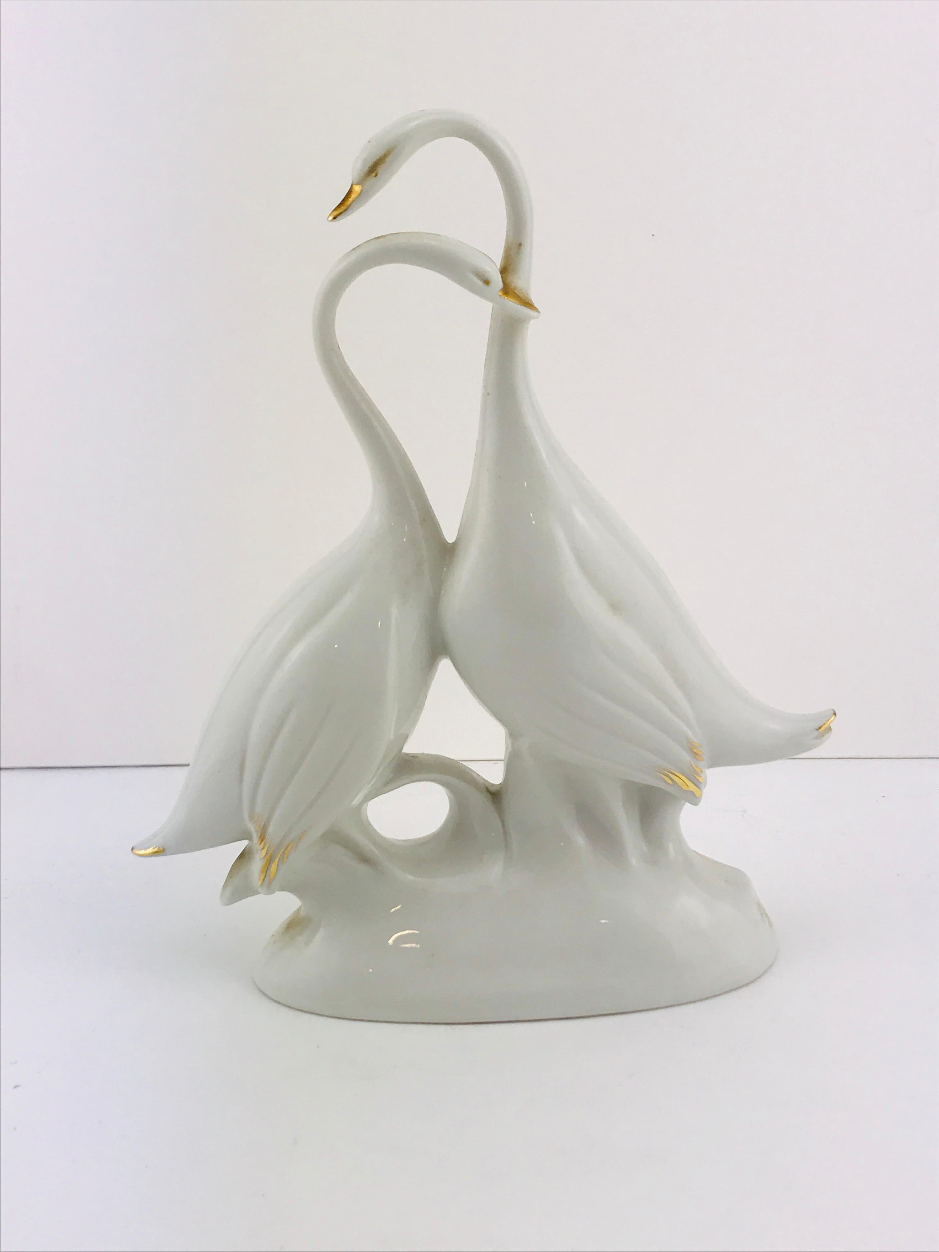 Porcelain Italian Midcentury Finissime Porcellane Swans Sculpture, Firenze , 1950s