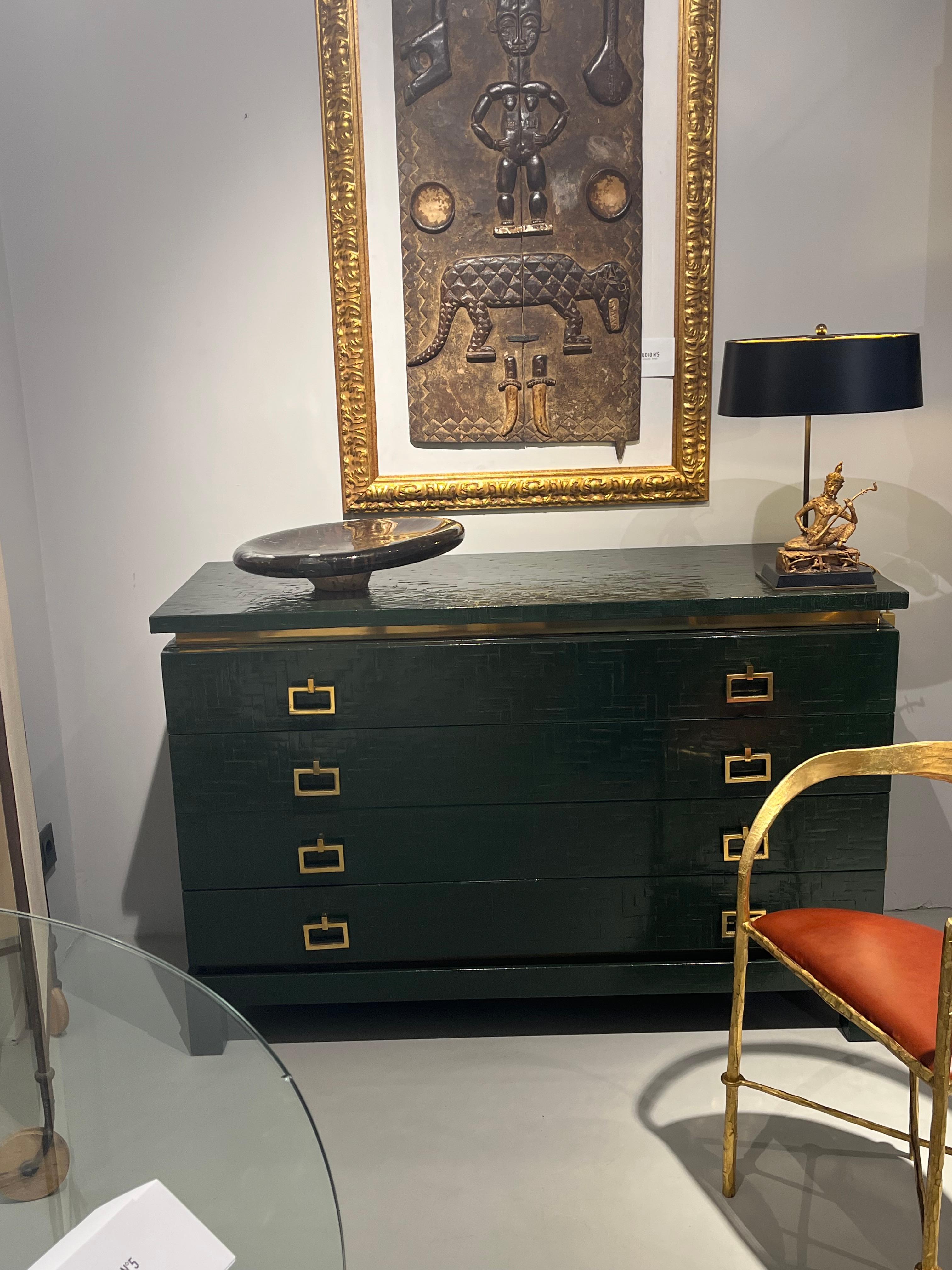 Coffre italien du milieu du siècle en Wood Wood Greene & Greene avec quincaillerie en laiton 1960s en vente 12