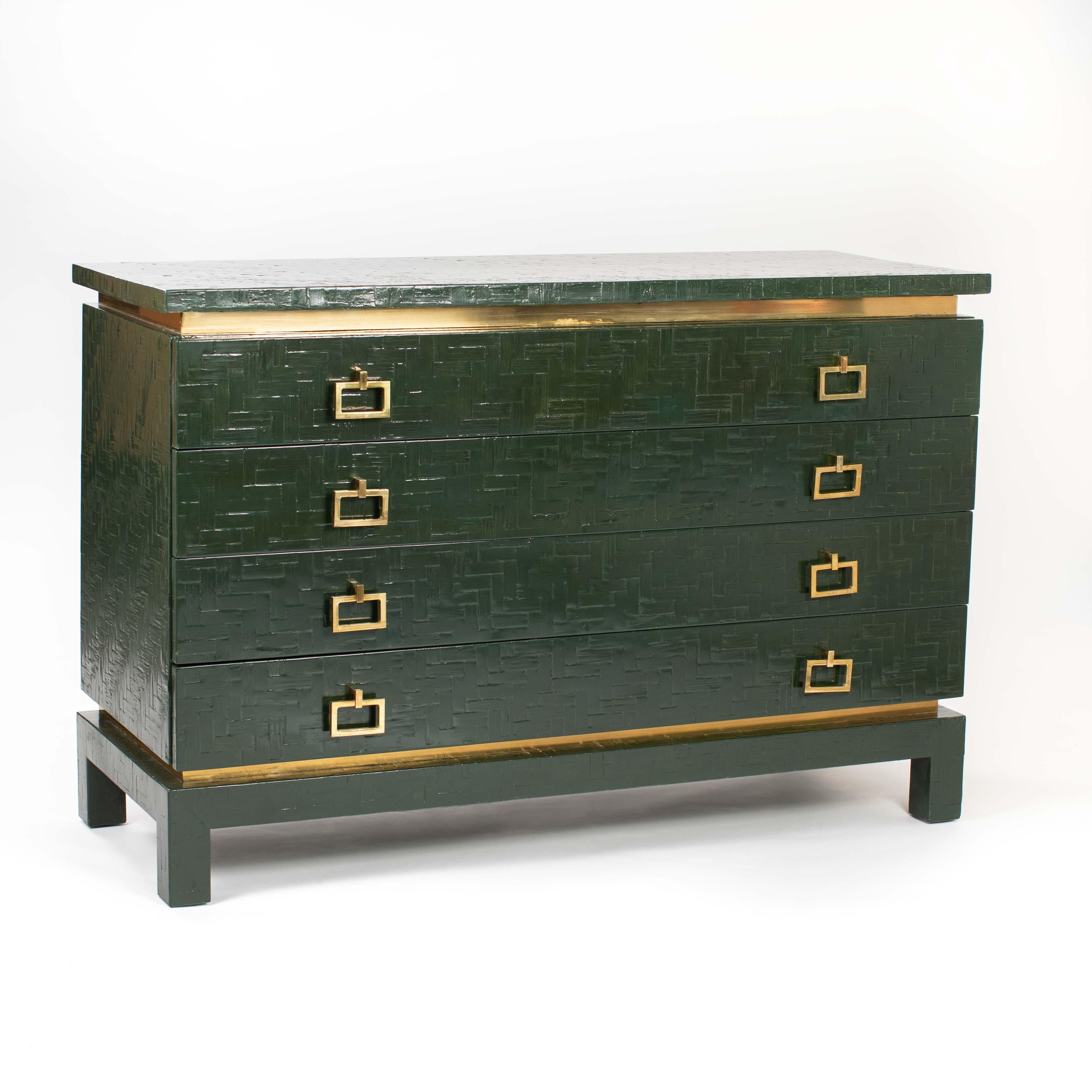 Mid-Century Modern Coffre italien du milieu du siècle en Wood Wood Greene & Greene avec quincaillerie en laiton 1960s en vente
