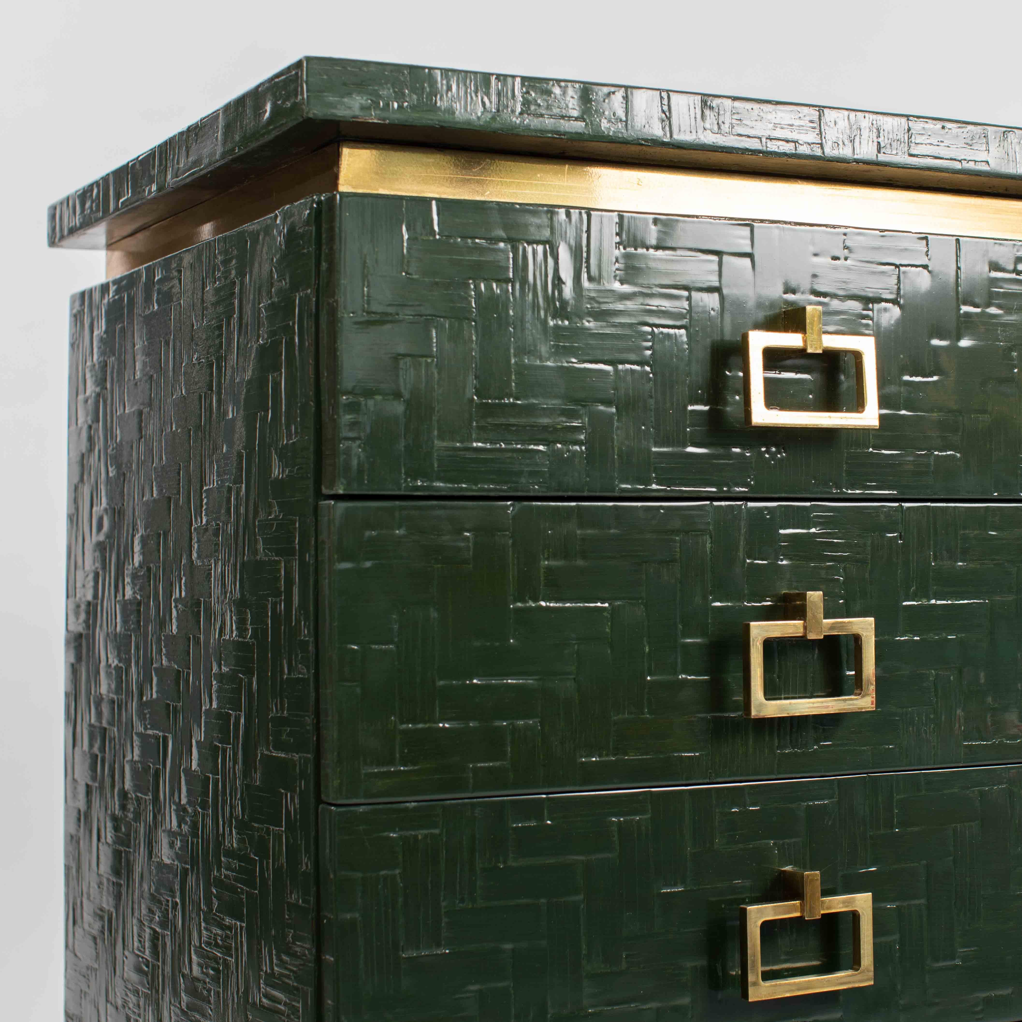 Coffre italien du milieu du siècle en Wood Wood Greene & Greene avec quincaillerie en laiton 1960s en vente 1
