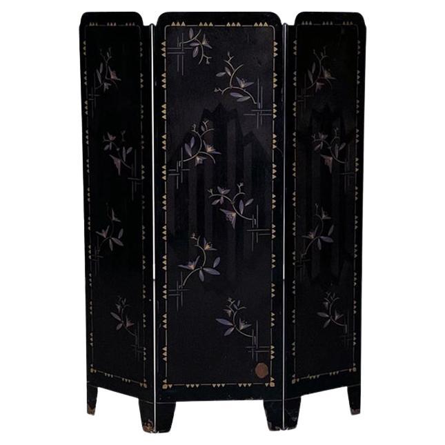Italian Mid-Century Fire Screen in Black Metal with Floral Decoration, 1960s