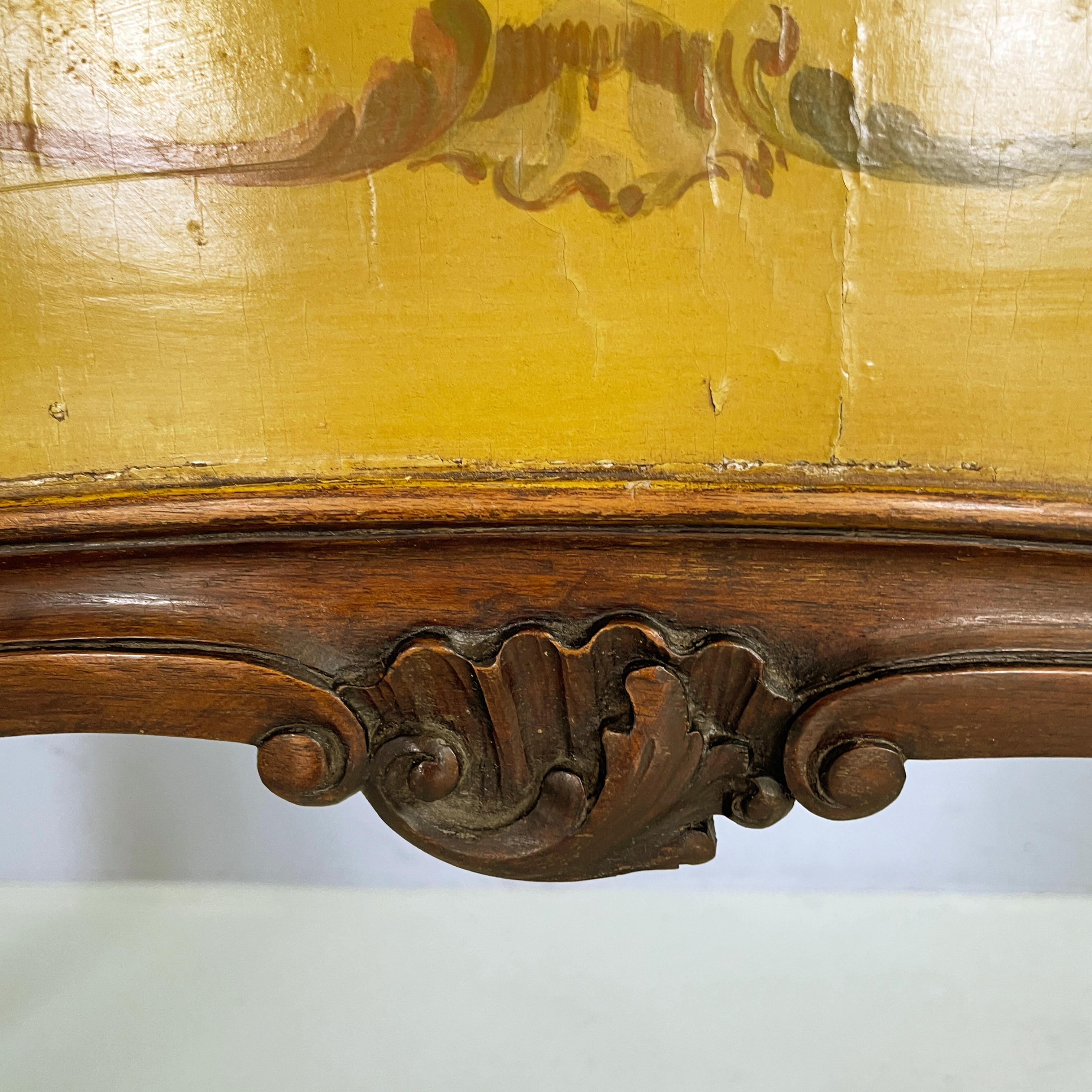 Italian mid-century Fire screen in crafted wood with floral decorations, 1940s For Sale 7