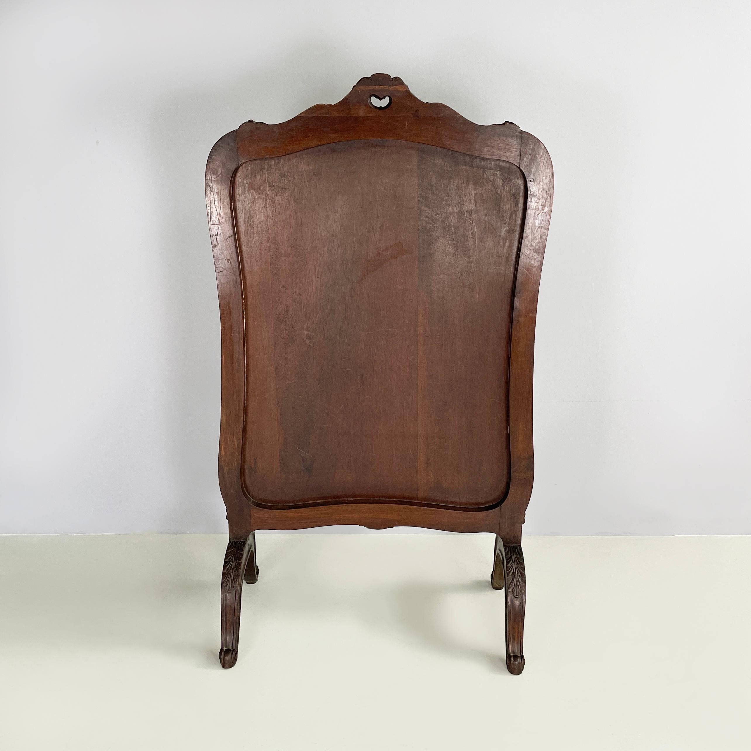 Italian mid-century Fire screen in crafted wood with floral decorations, 1940s In Good Condition For Sale In MIlano, IT