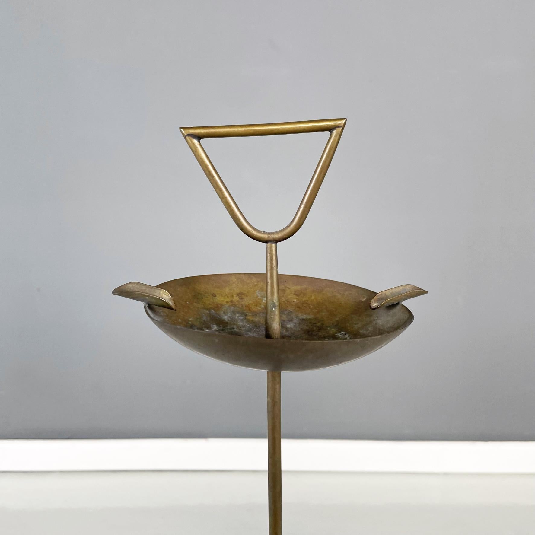 Italian mid-century Floor ashtray in burnished brass and red Verona marble 1950s In Fair Condition In MIlano, IT