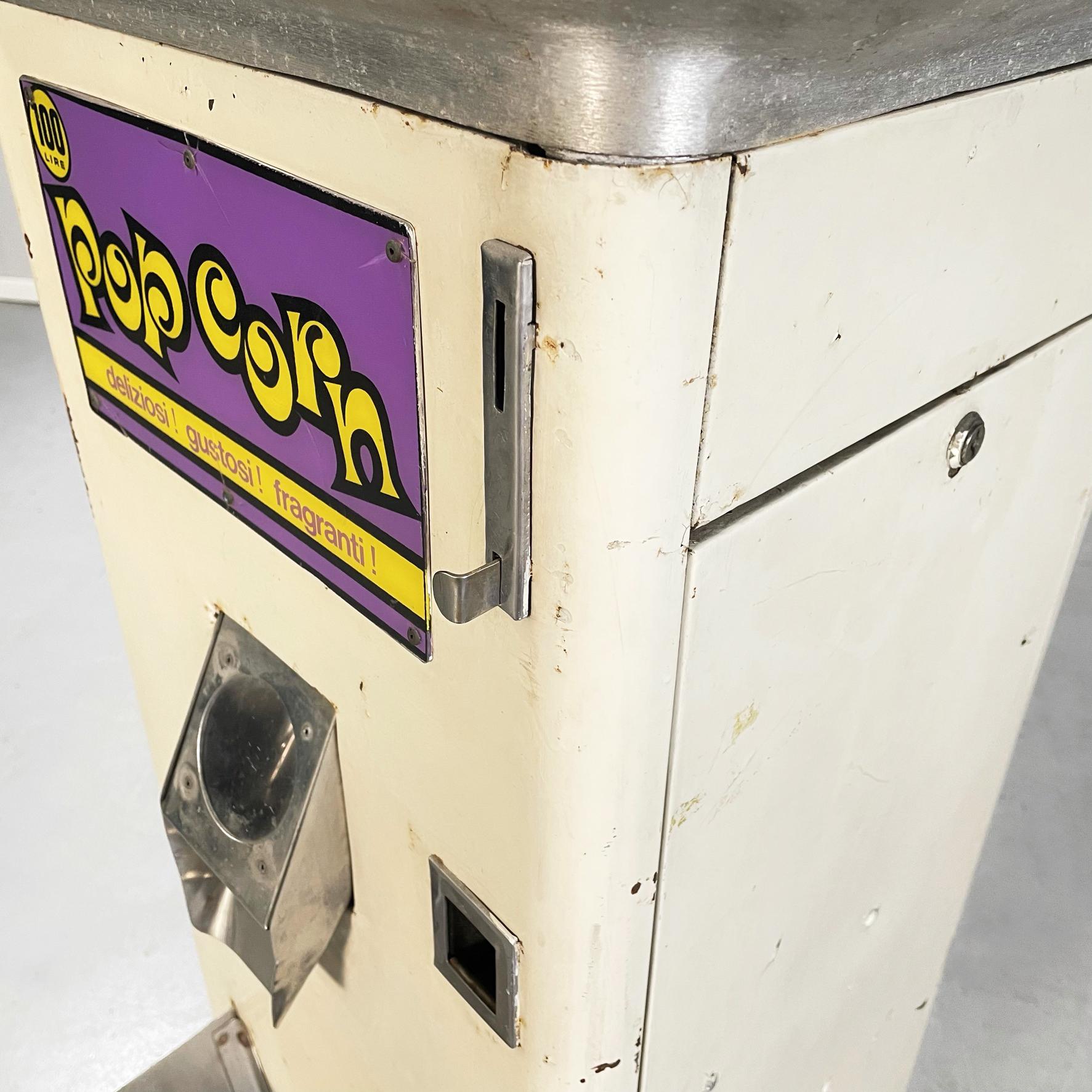 Italian Mid-Century Floor Electric White Metal and Plastic Popcorn Machine, 1960 For Sale 4