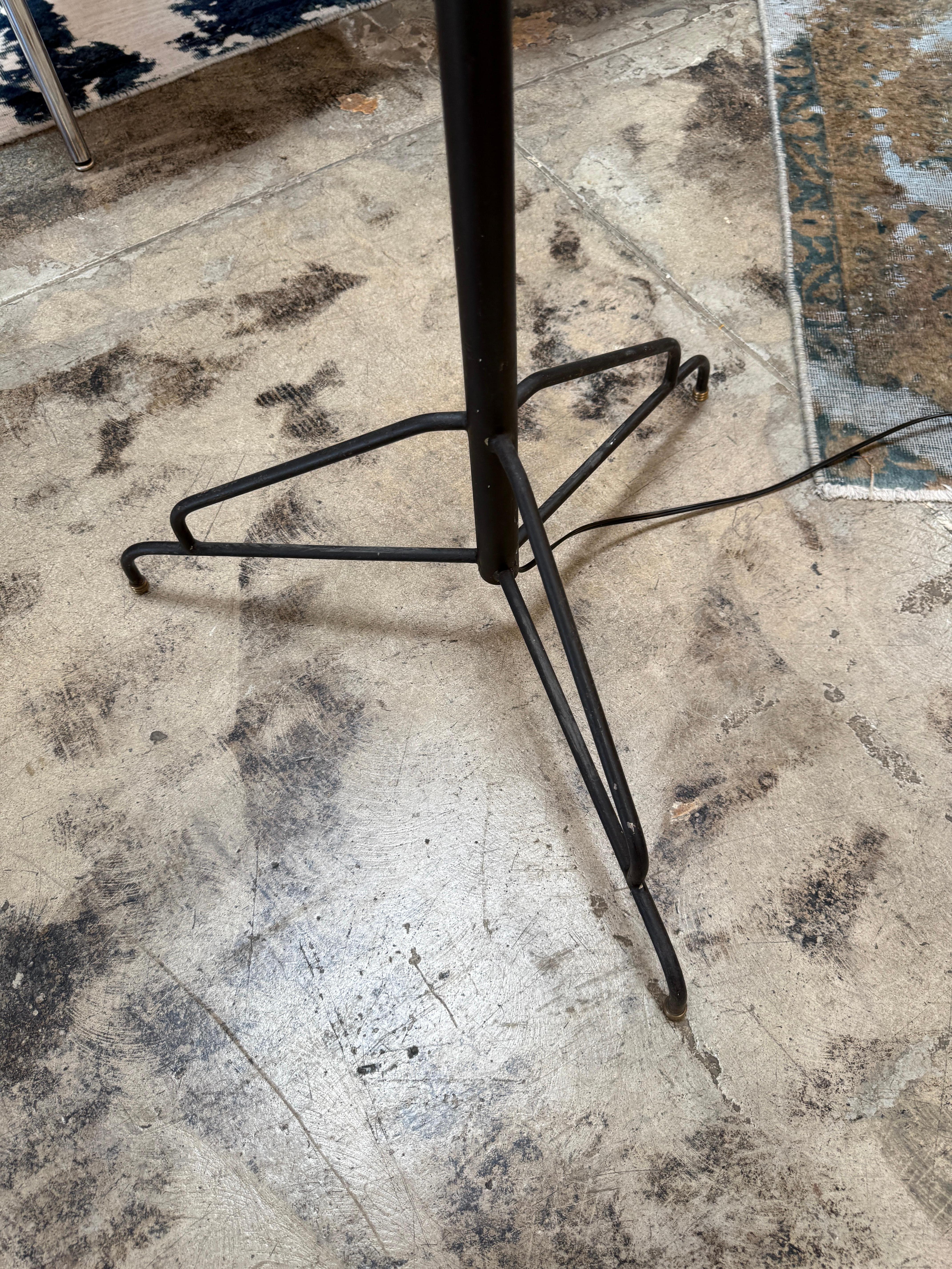 Italian Mid-Century Floor Lamp Attributed to Stilnovo, 1960s For Sale 4