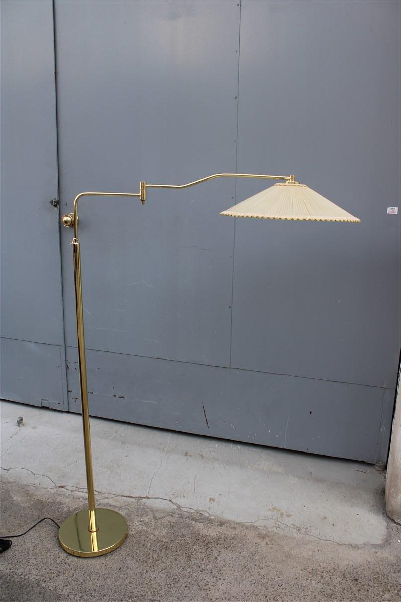 Italian Mid-century Floor lamp Brass parts extensible For Sale 4