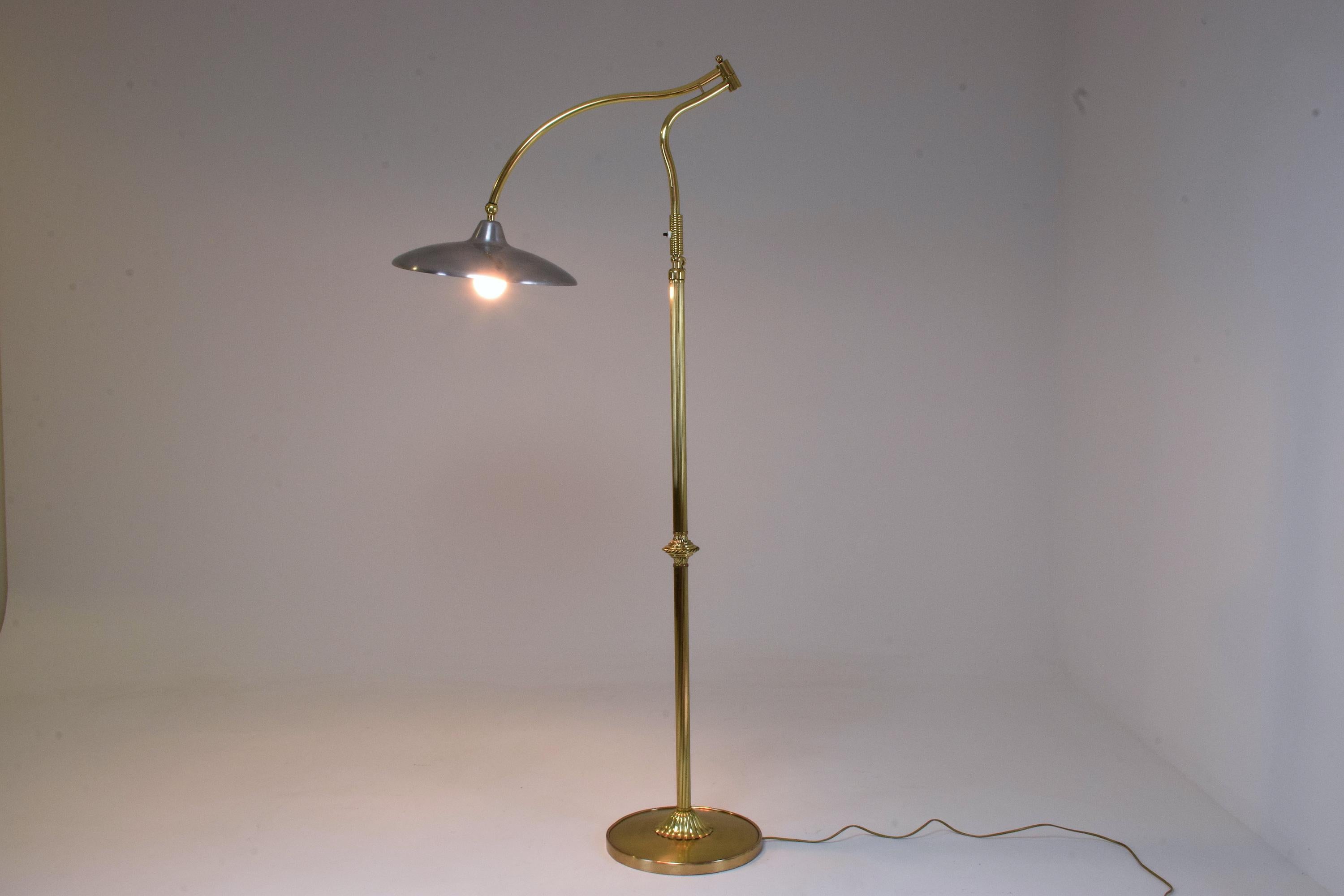 Italian Mid-Century Floor Lamp by Arredoluce, 1950s  In Good Condition In Paris, FR