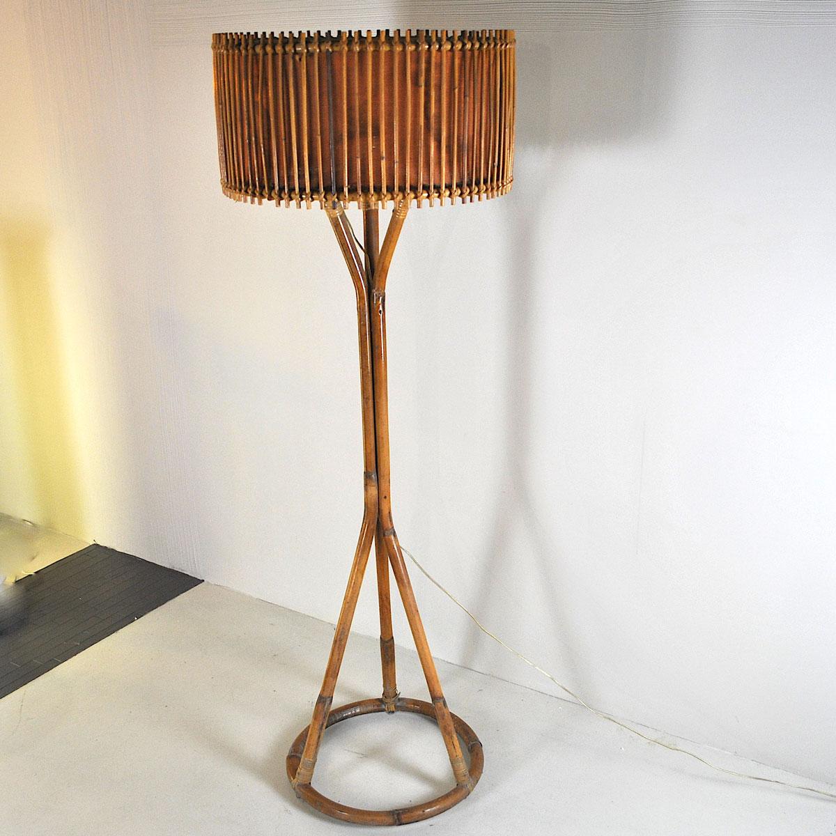 Italian Midcentury Floor Lamp in Bamboo In Good Condition In bari, IT