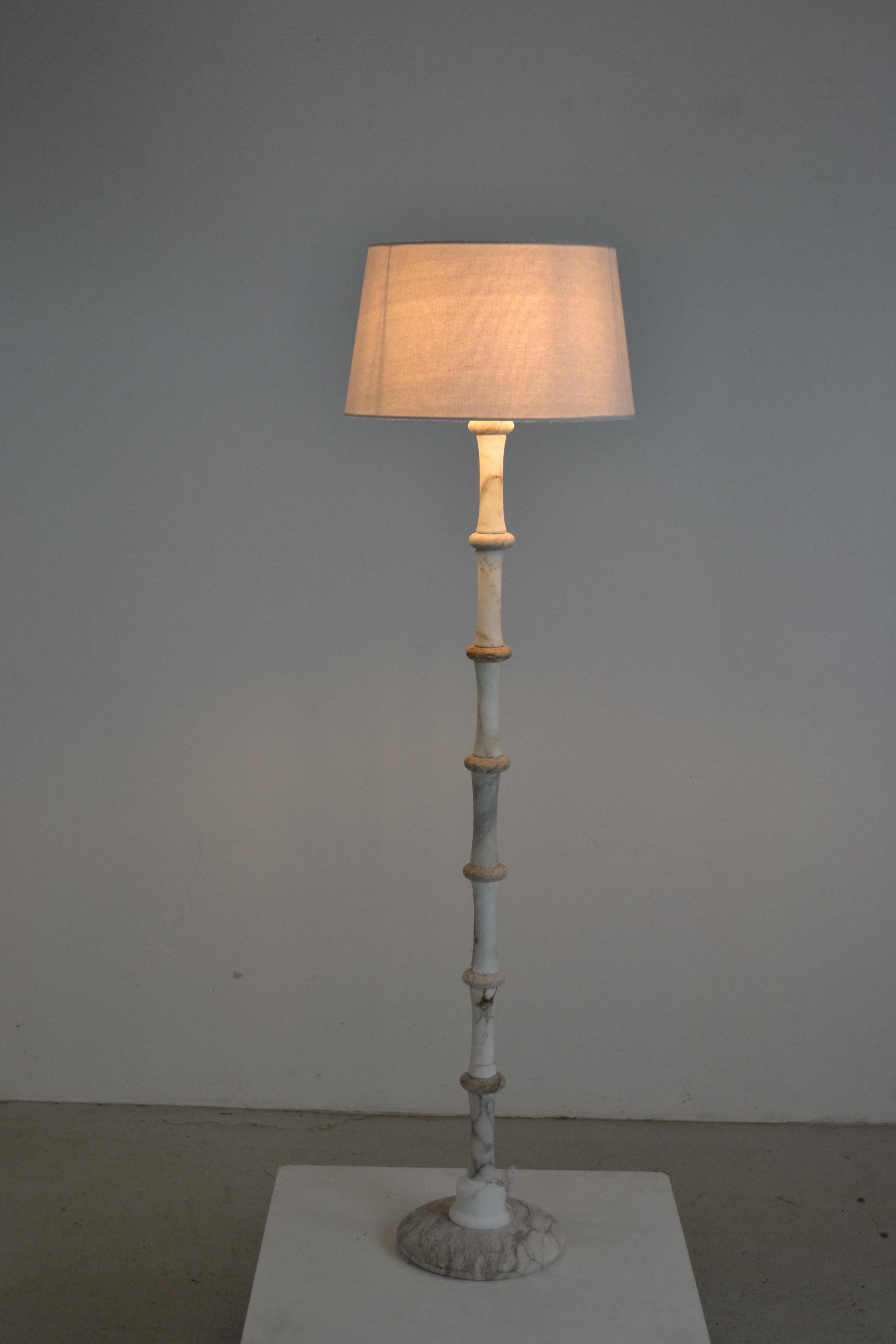 Italian mid century Floor Lamp in Marble - 1960s For Sale 6