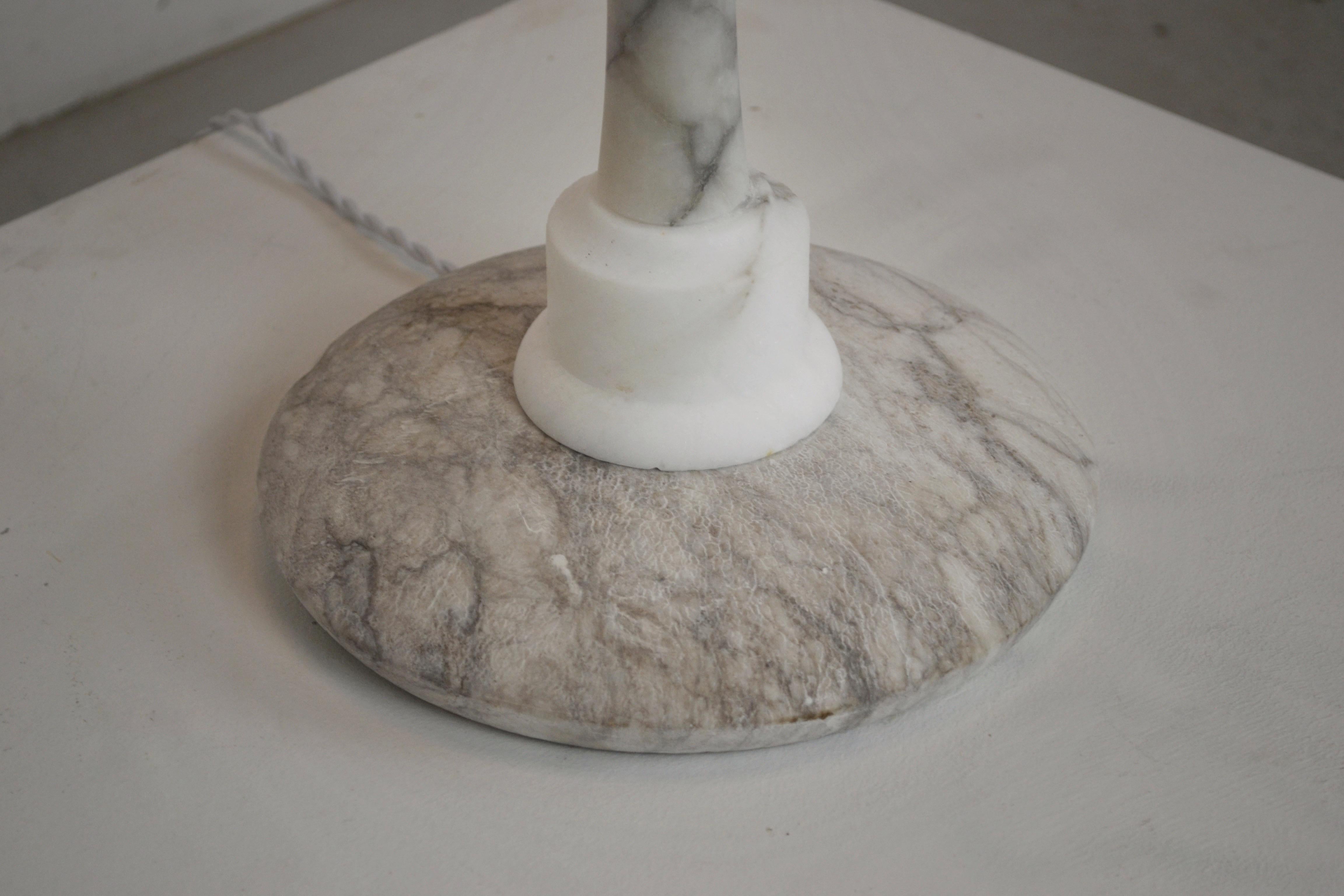 Italian mid century Floor Lamp in Marble - 1960s In Good Condition For Sale In SOTTEVILLE-LÈS-ROUEN, FR