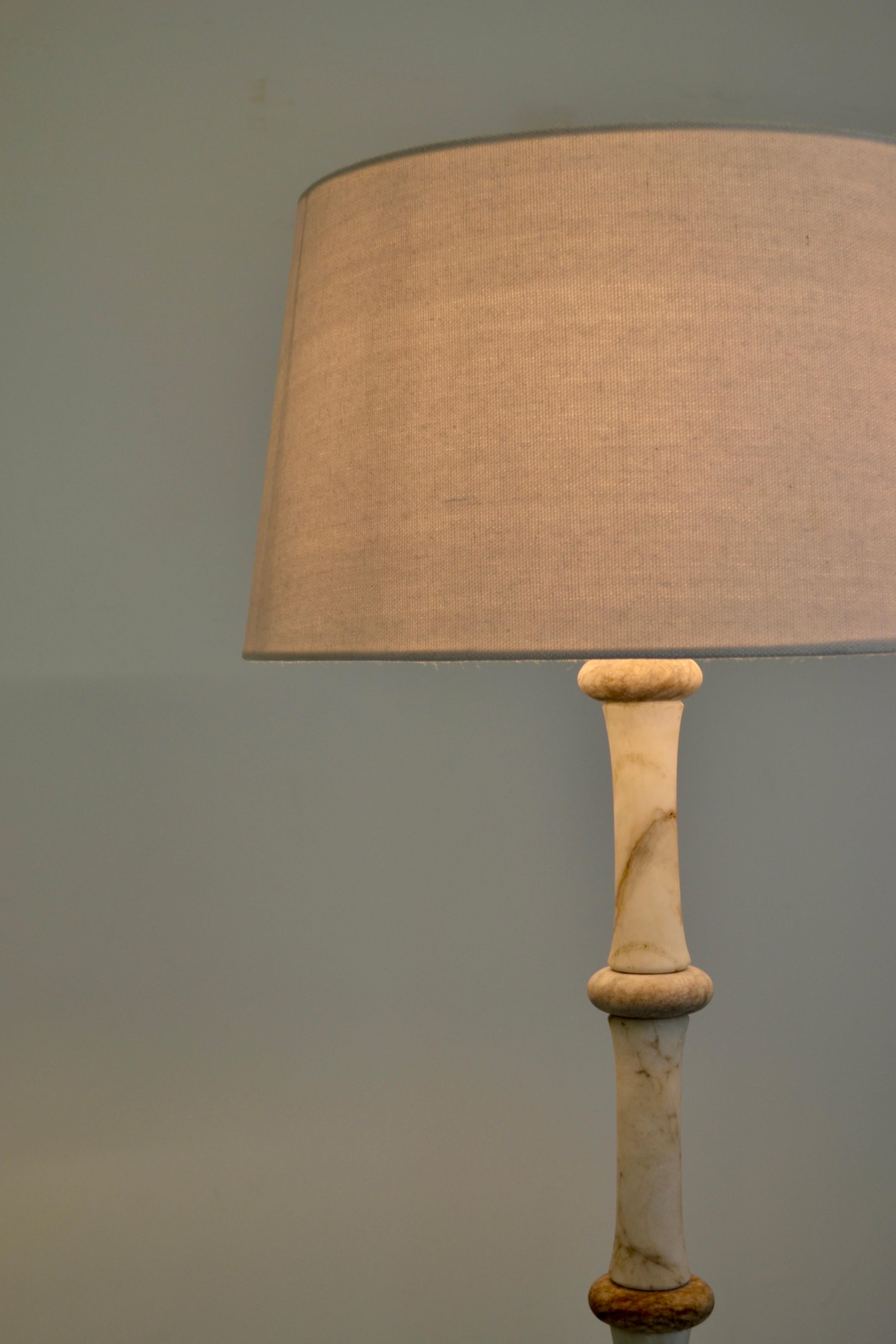 Italian mid century Floor Lamp in Marble - 1960s For Sale 1