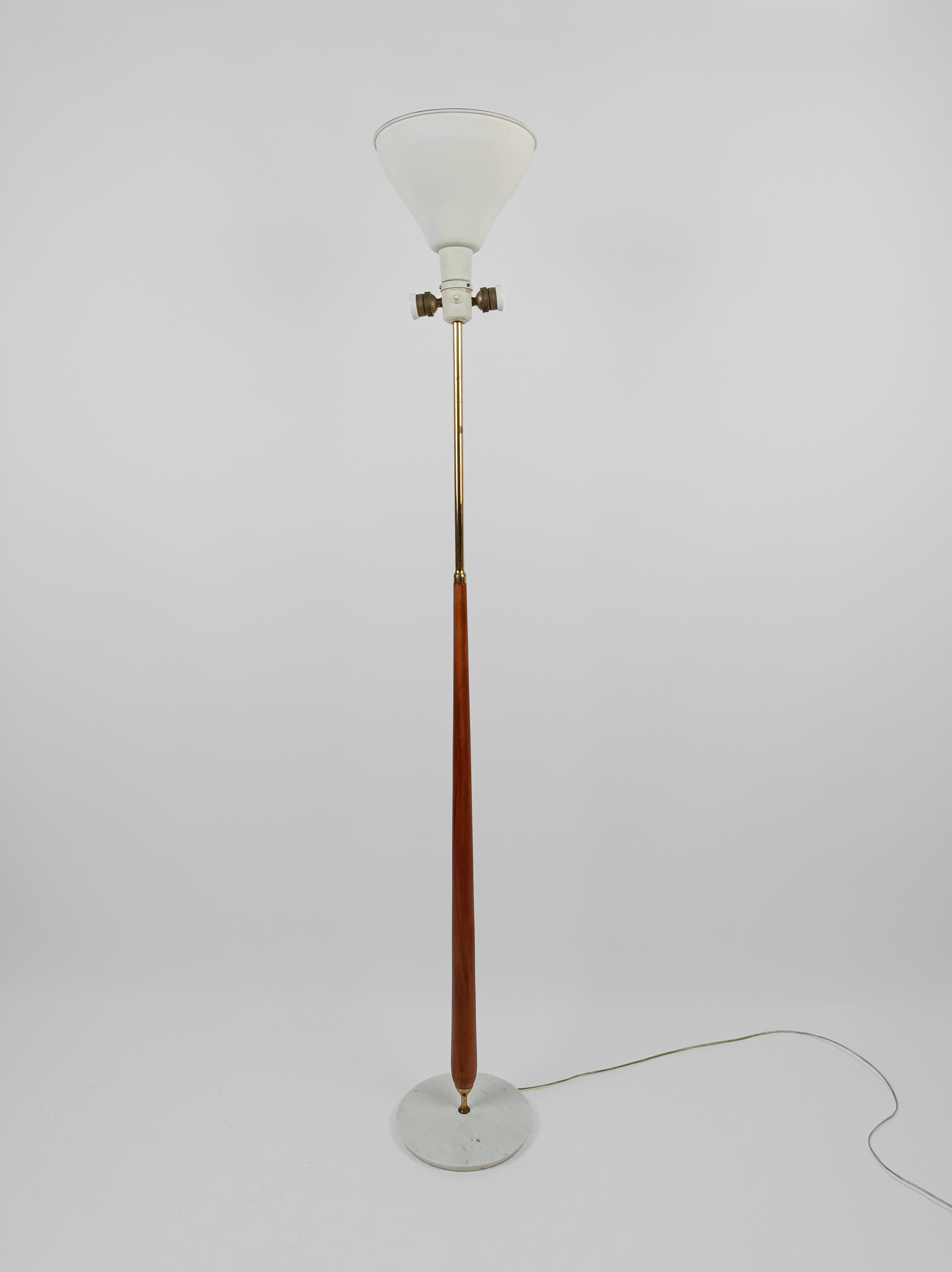 Italian Mid Century Floor Lamp in Solid Wood, Carrara Marble and Brass, 1950s For Sale 1