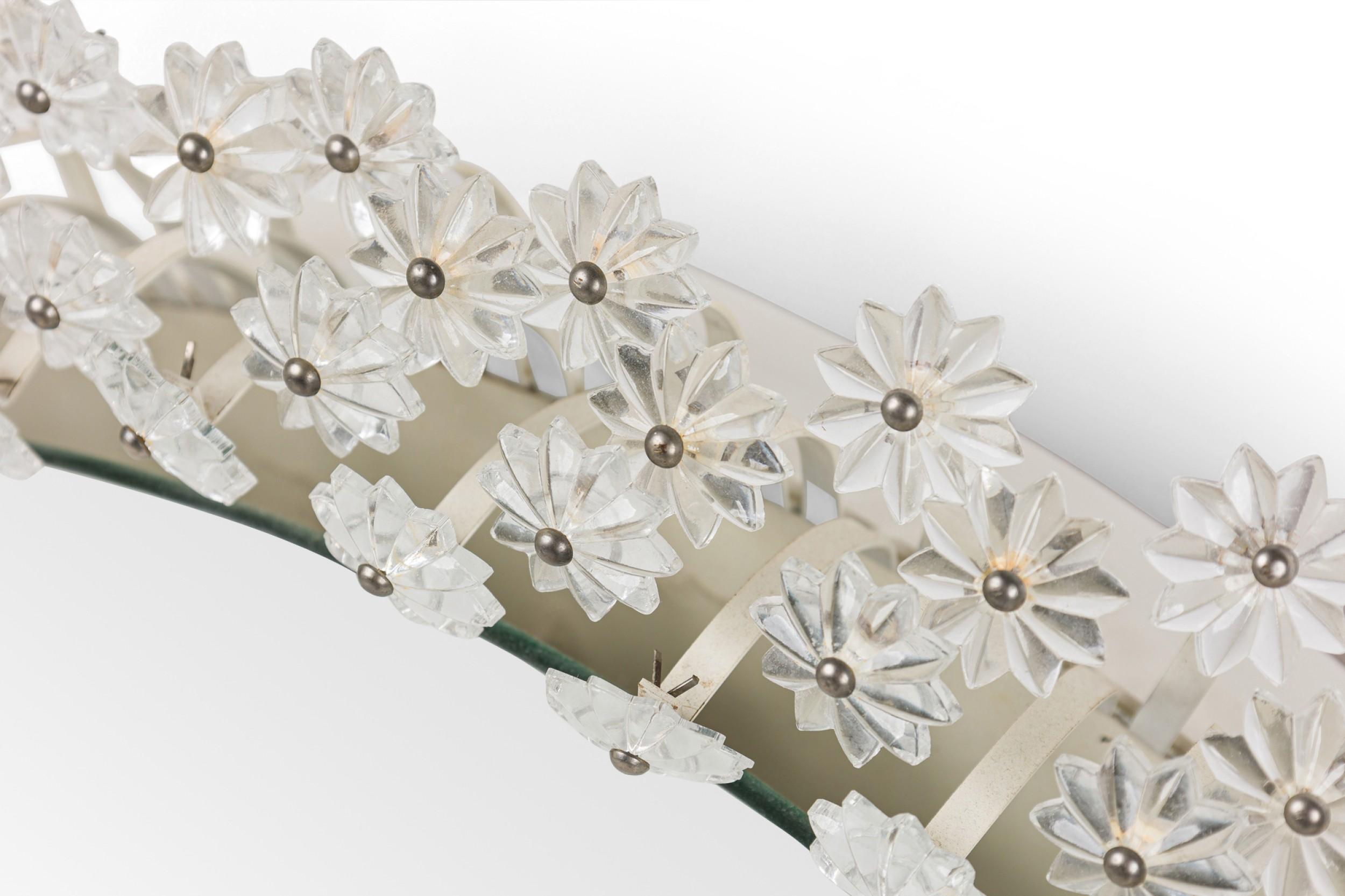 Mid-Century Modern Italian Mid-Century Floral Round Murano Glass Wall Mirror For Sale