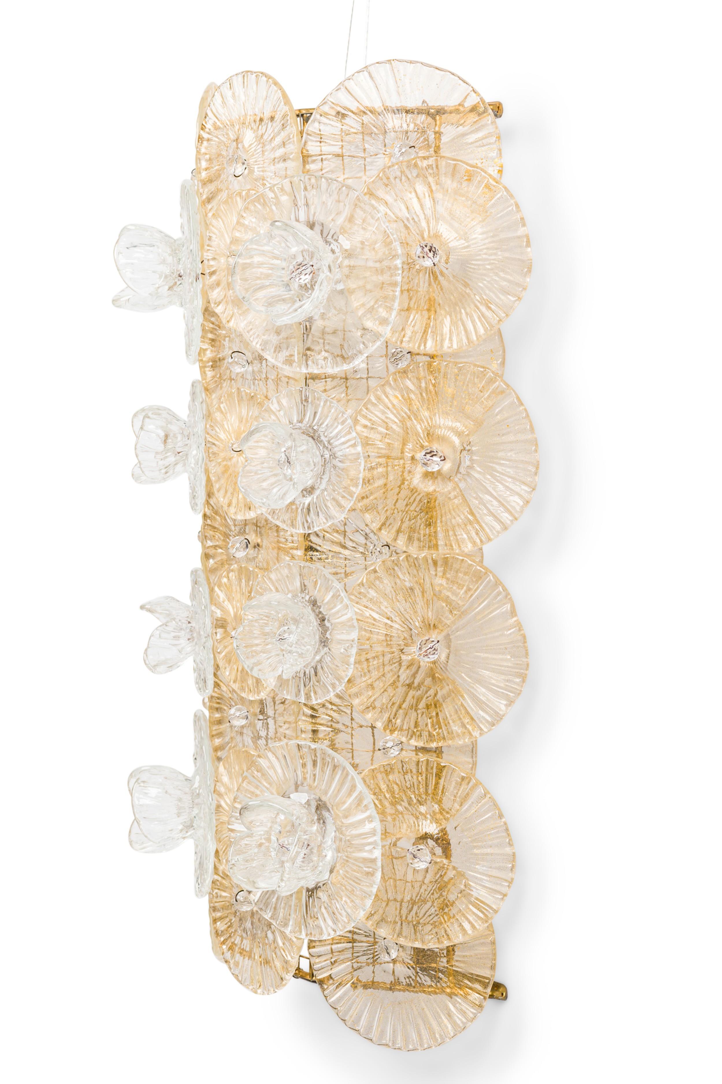 Mid-Century Modern Italian Mid-Century Flower Murano Glass Wall Sconce For Sale