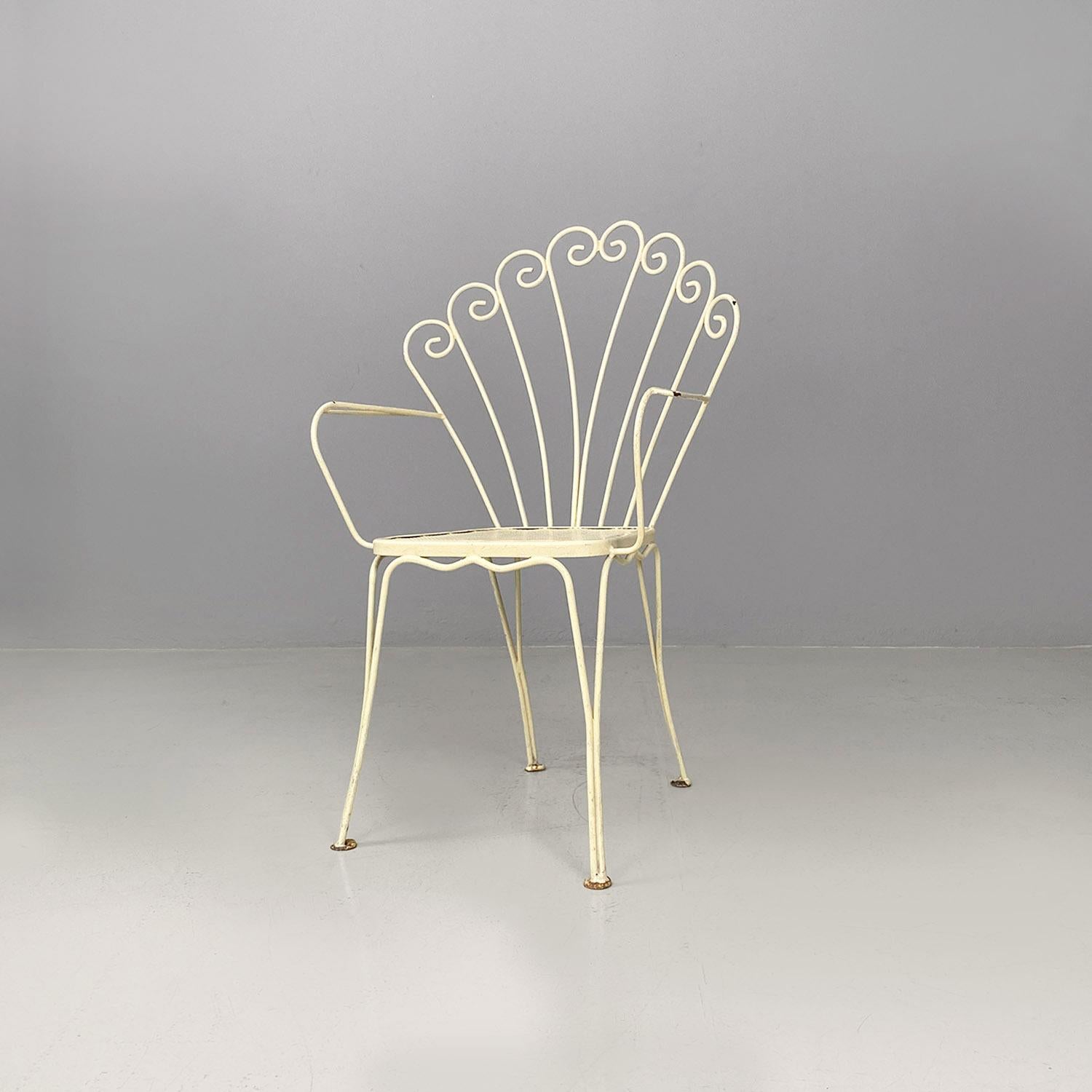 Italian mid-century four white wrought iron outdoor chairs with curls, 1960s For Sale 12