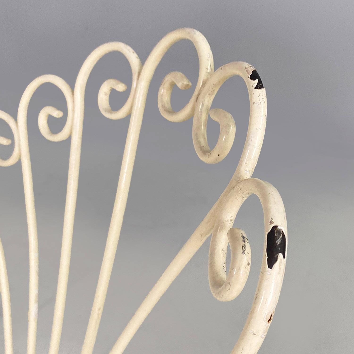 Italian mid-century four white wrought iron outdoor chairs with curls, 1960s For Sale 2
