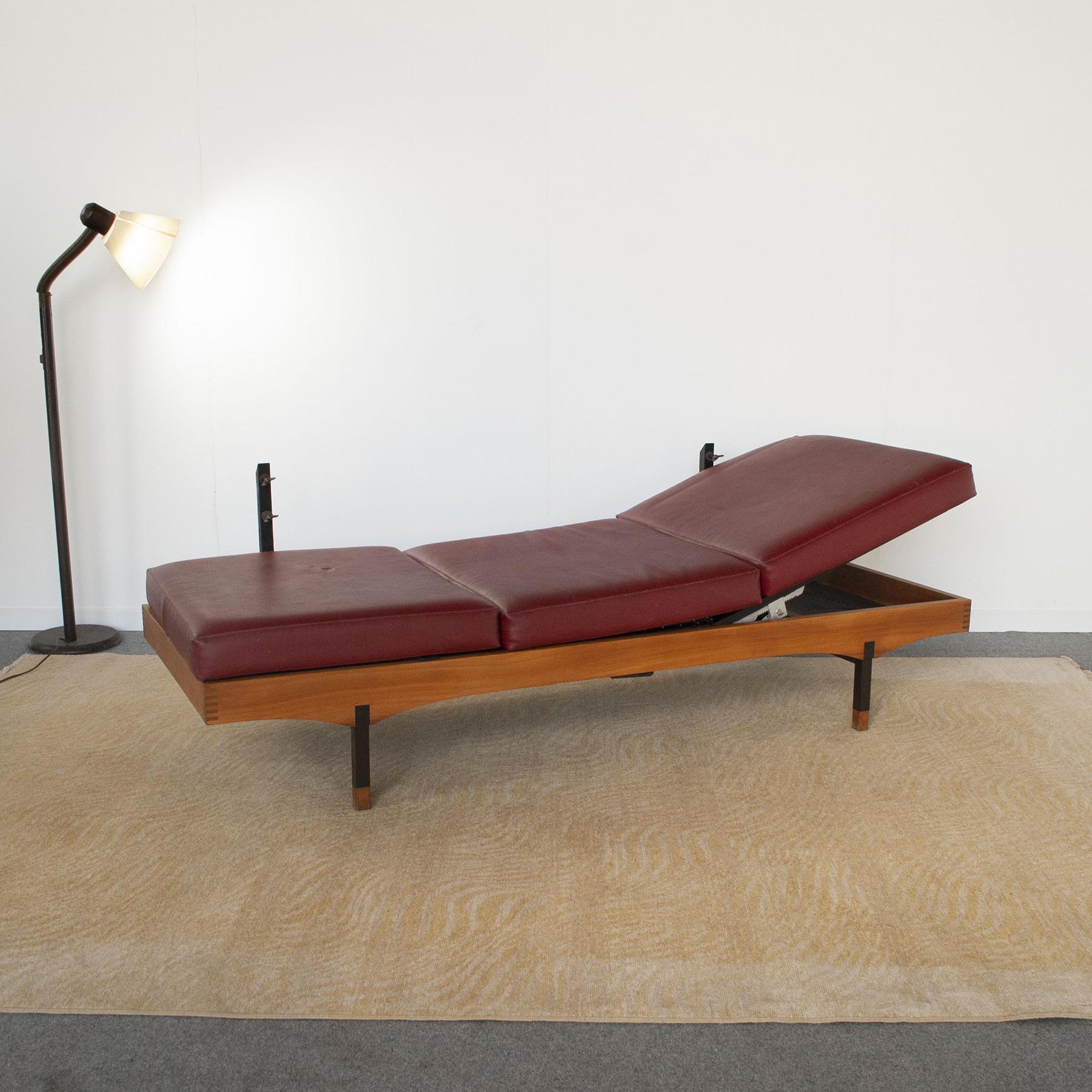 Italian Mid Century Framar Therapy Day Bed Mod. 60s Yoga For Sale 6